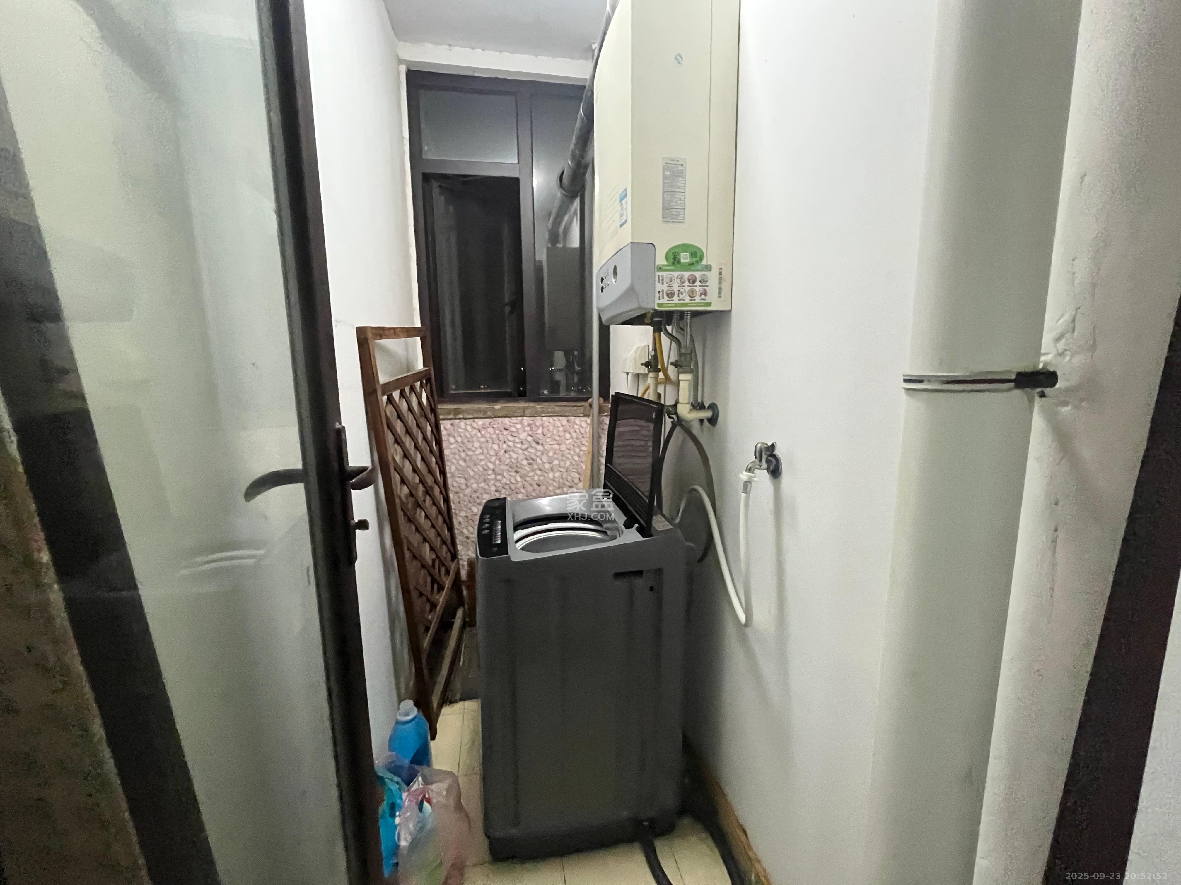 中海国际一期 3室2厅1卫 2400.0元/月 中海国际一期 3室2厅1卫 2400.0元/月室内图