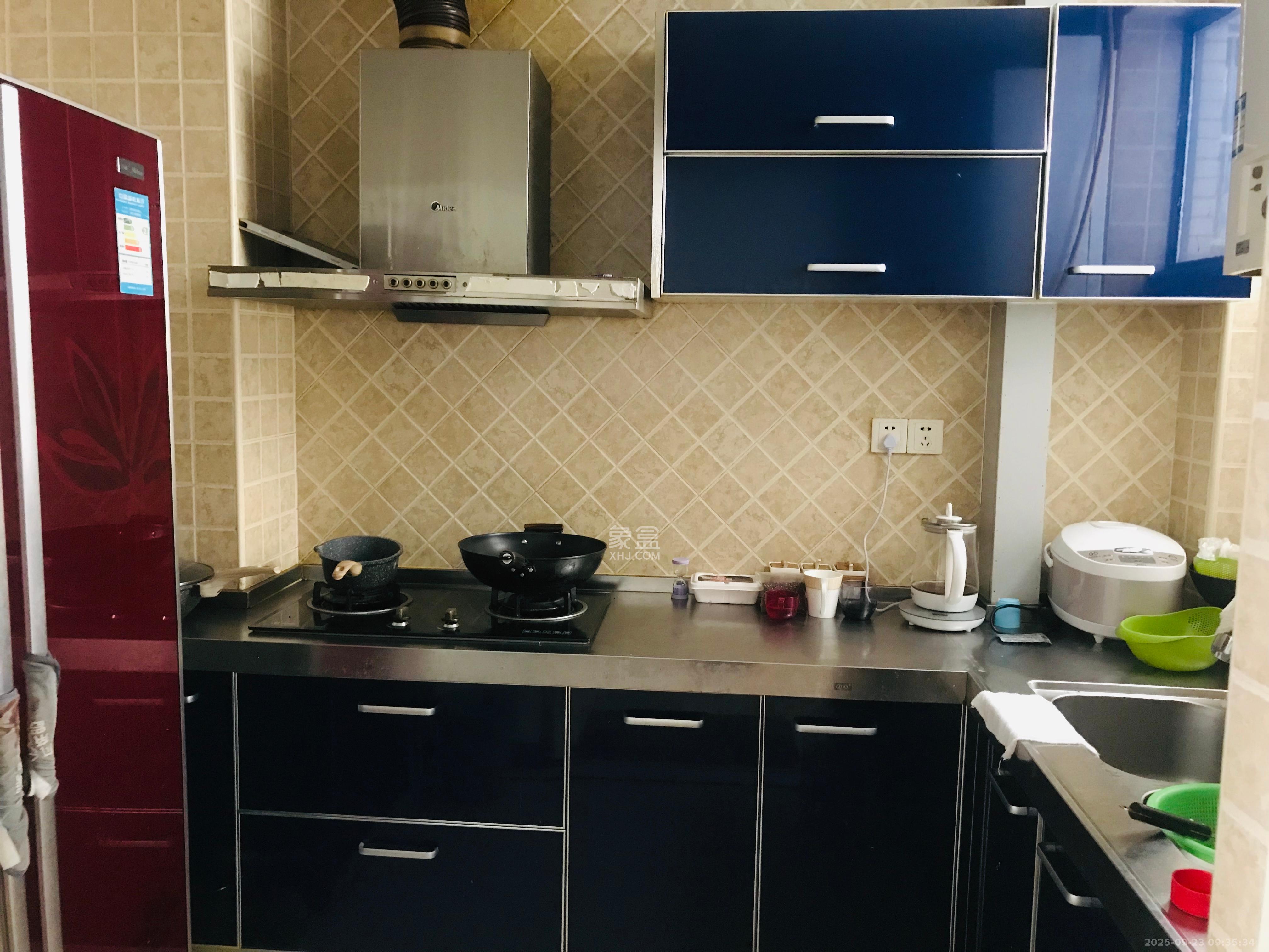 尚东紫郡 3室2厅2卫 2600.0元/月 尚东紫郡 3室2厅2卫 2600.0元/月室内图