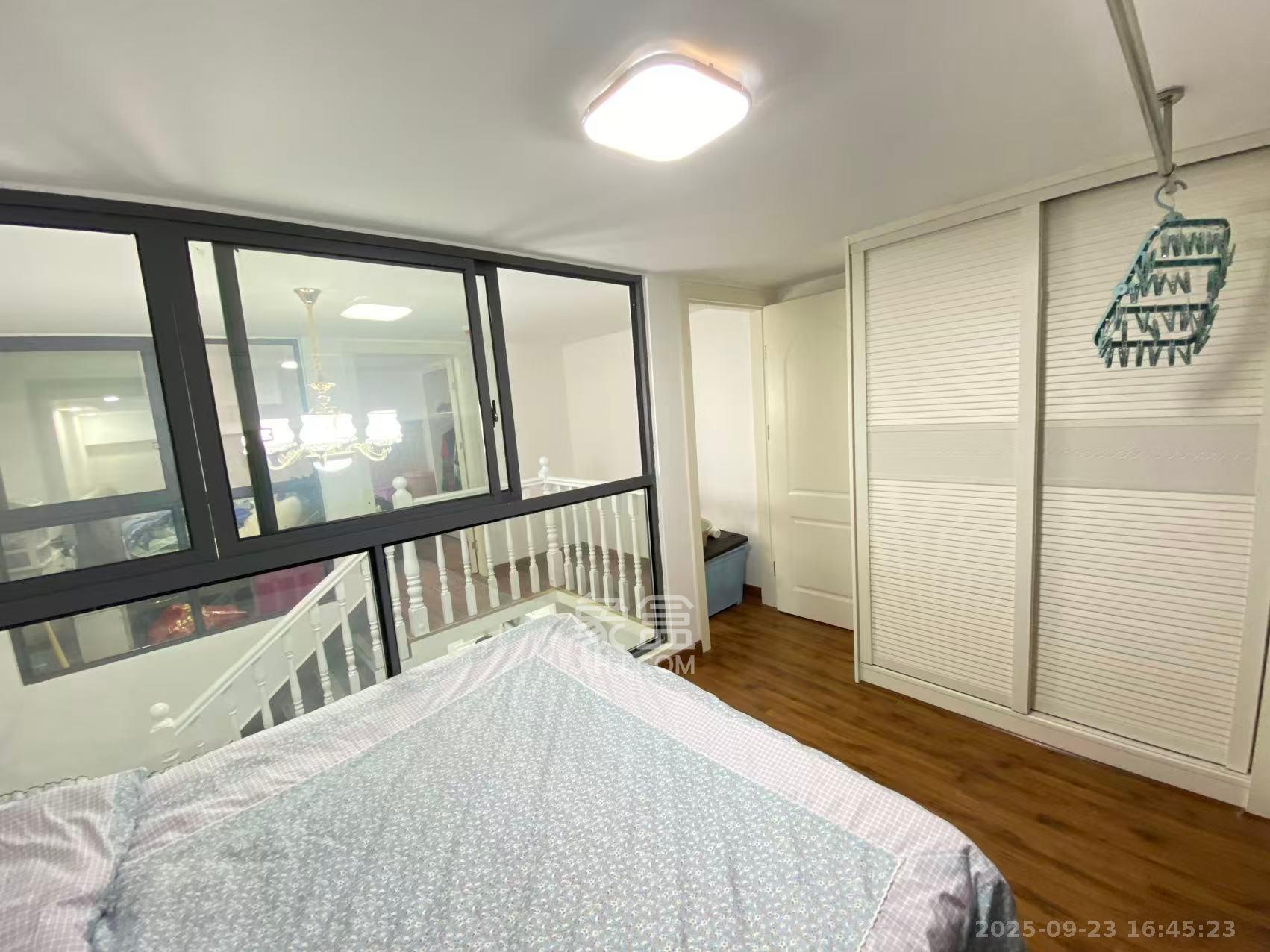 荣盛花语书苑  2室1厅1卫    2300.0元/月室内图