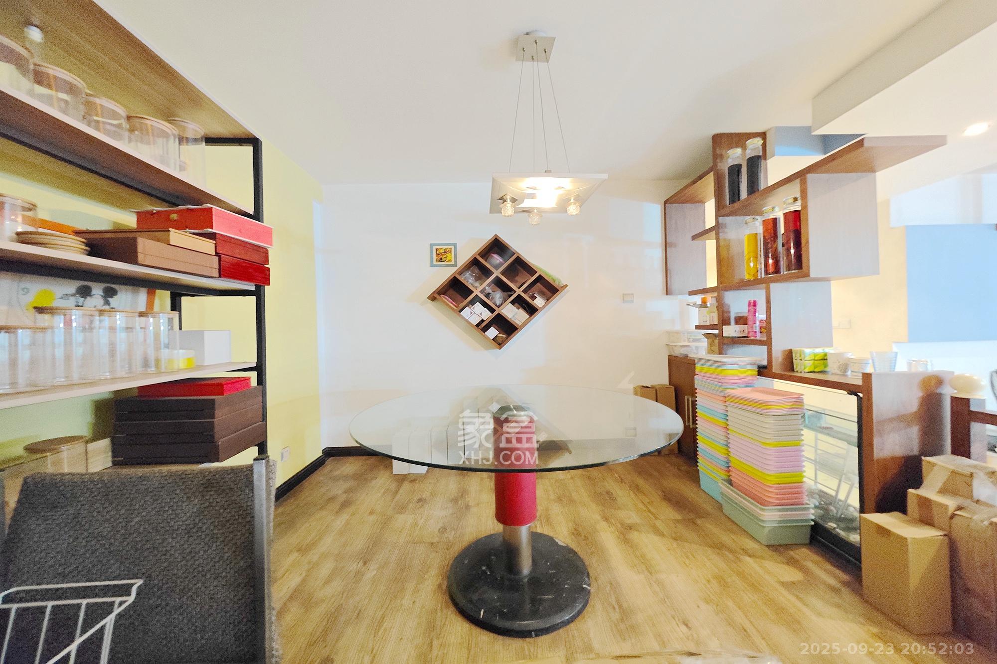 鑫天佳园 3室2厅2卫 72.8万 鑫天佳园 3室2厅2卫 72.8万客厅