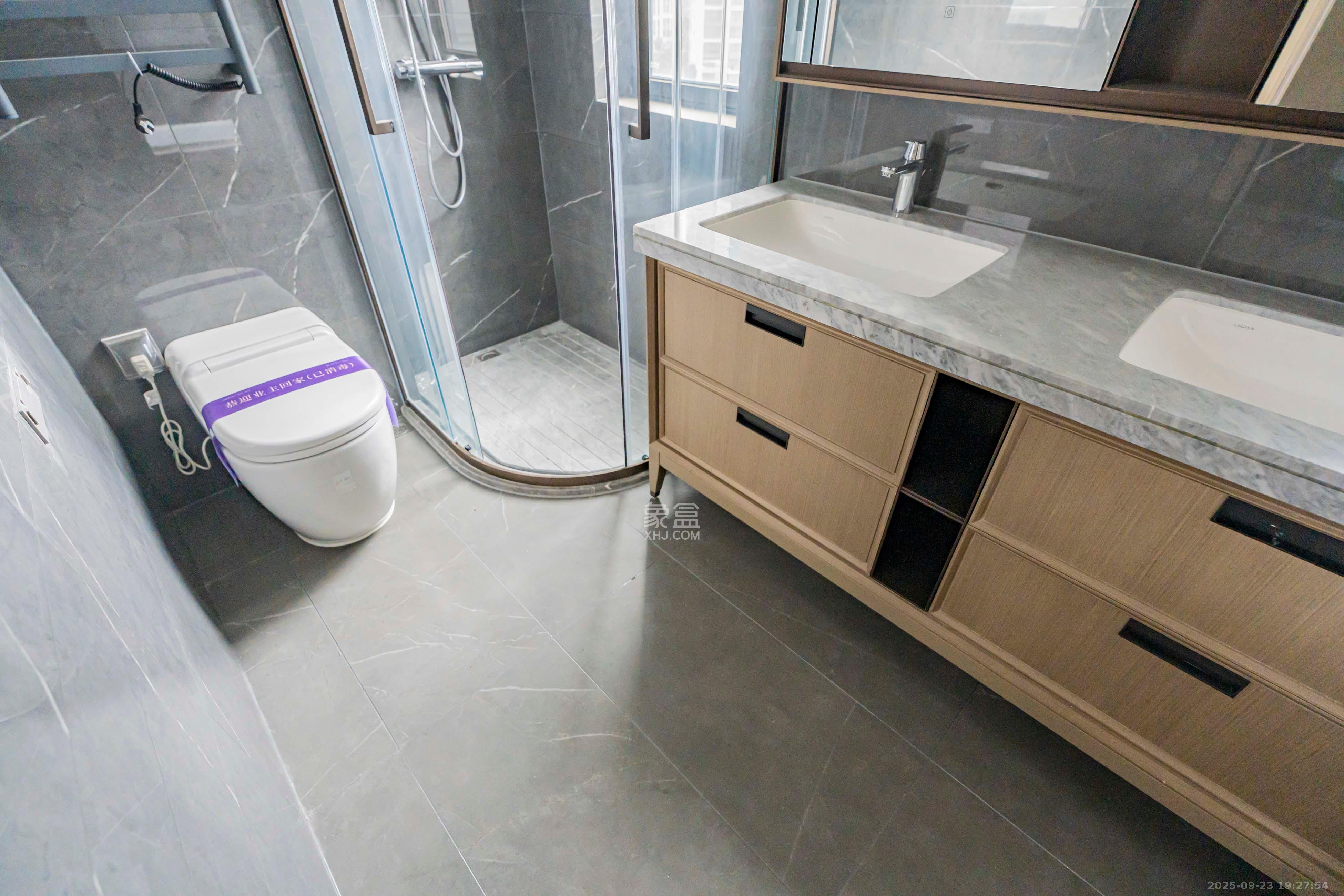 建发养云  4室2厅3卫    530.0万 建发养云  4室2厅3卫    530.0万卫生间