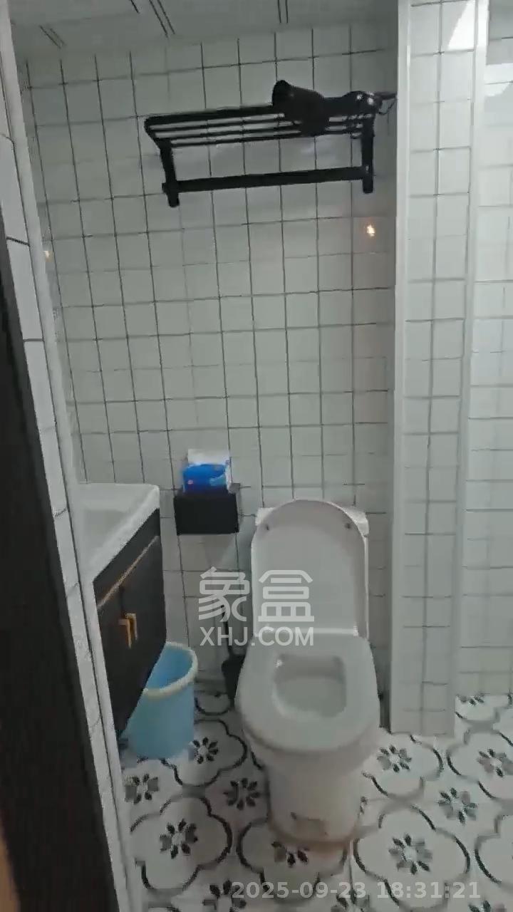 富雅坪社区（红墙巷）  1室1厅1卫    1800.0元/月室内图