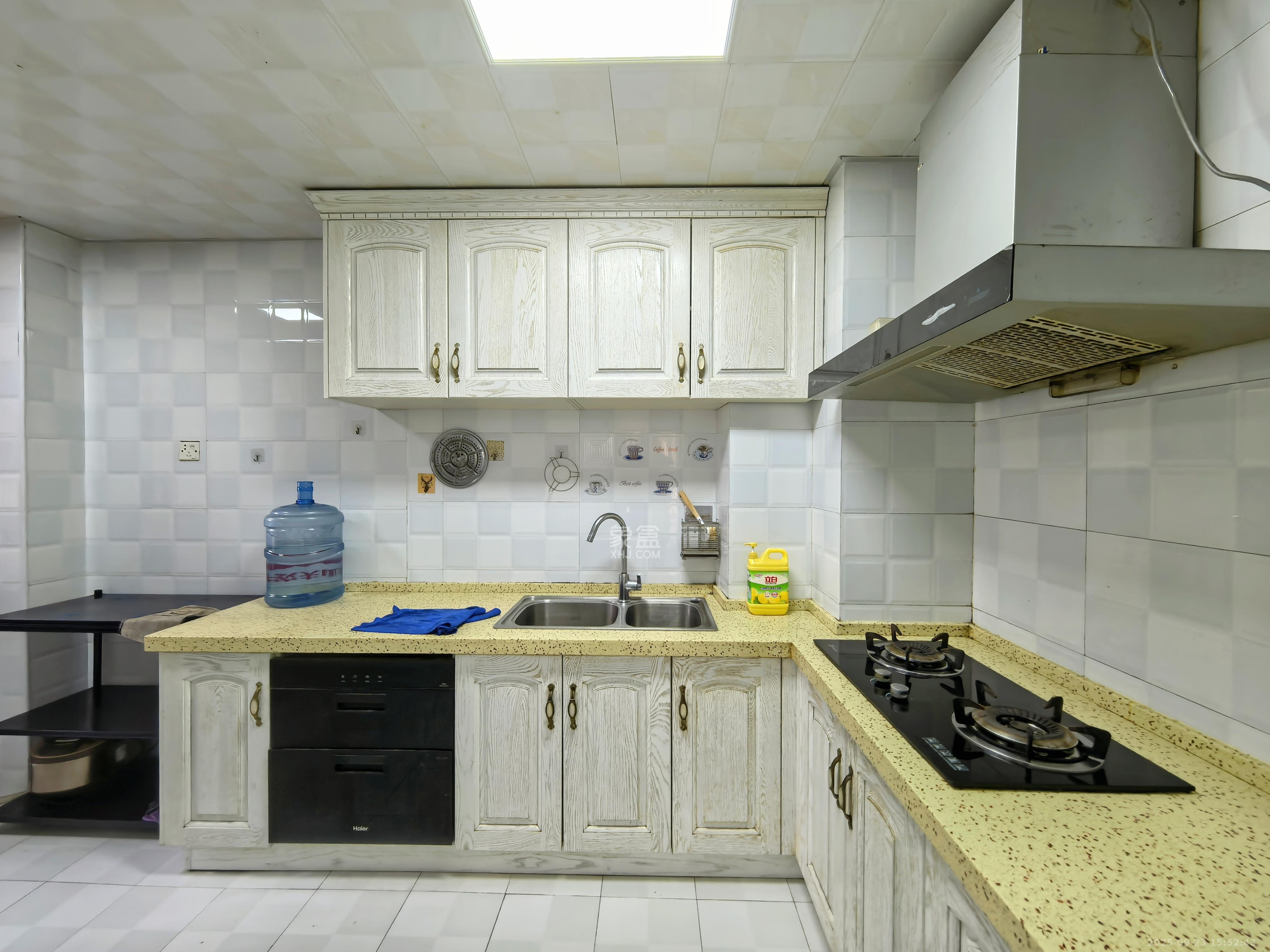 中城丽景香山园 3室2厅2卫 2900.0元/月 中城丽景香山园 3室2厅2卫 2900.0元/月室内图