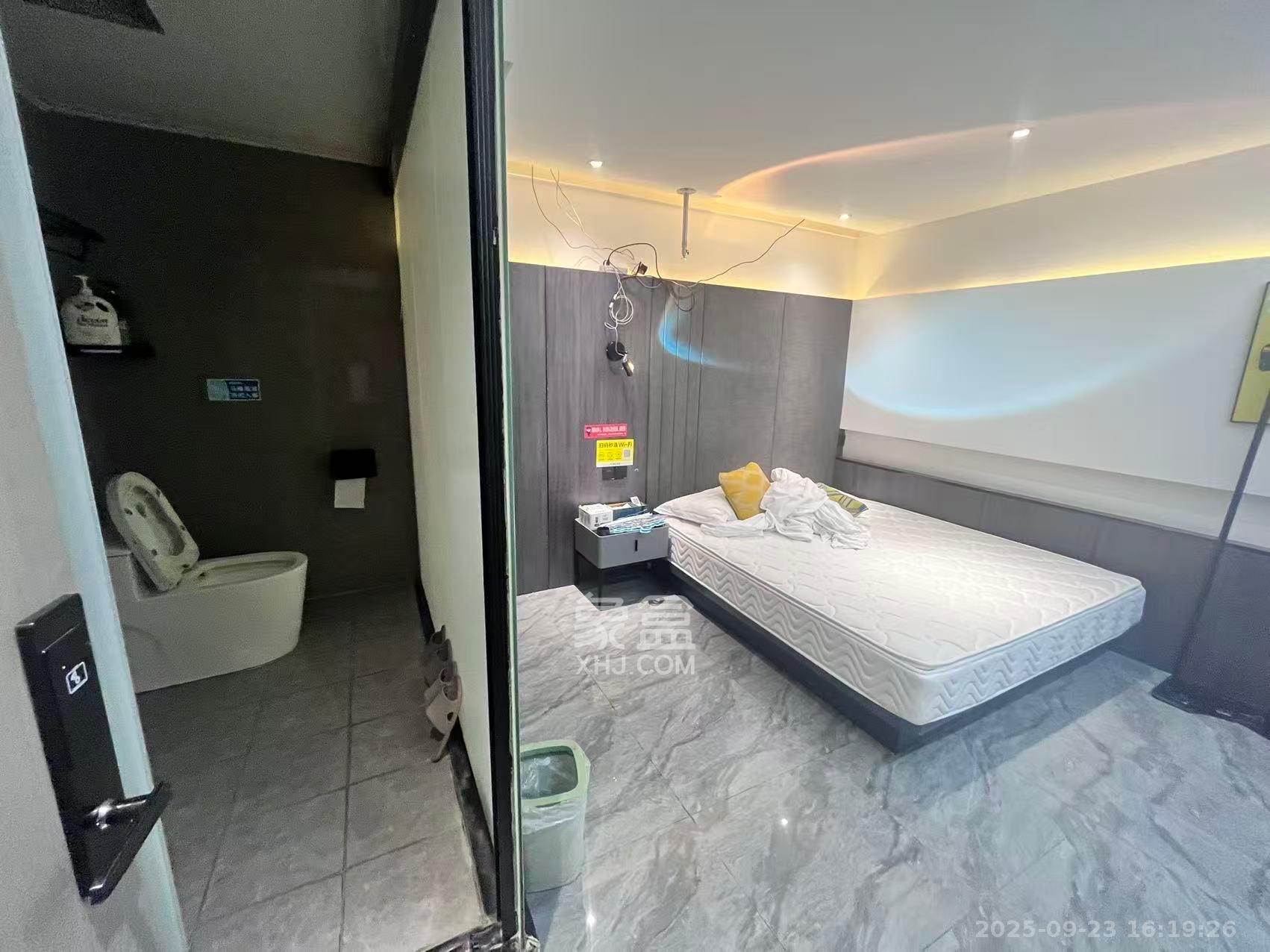 王府井公寓(福源公寓) 4室2厅2卫 6000.0元/月 王府井公寓(福源公寓) 4室2厅2卫 6000.0元/月室内图