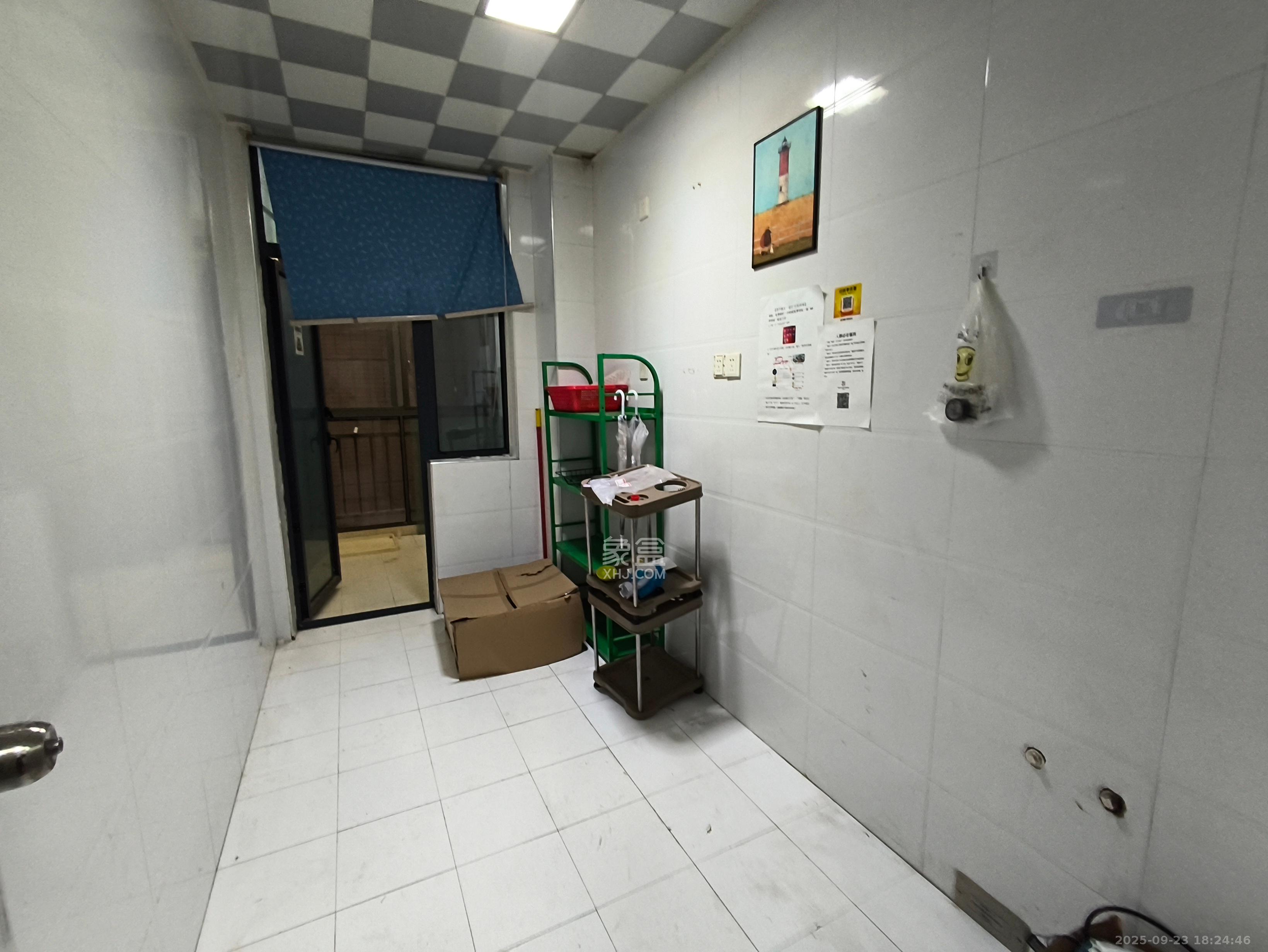 融圣国际  3室2厅2卫    3000.0元/月 融圣国际  3室2厅2卫    3000.0元/月