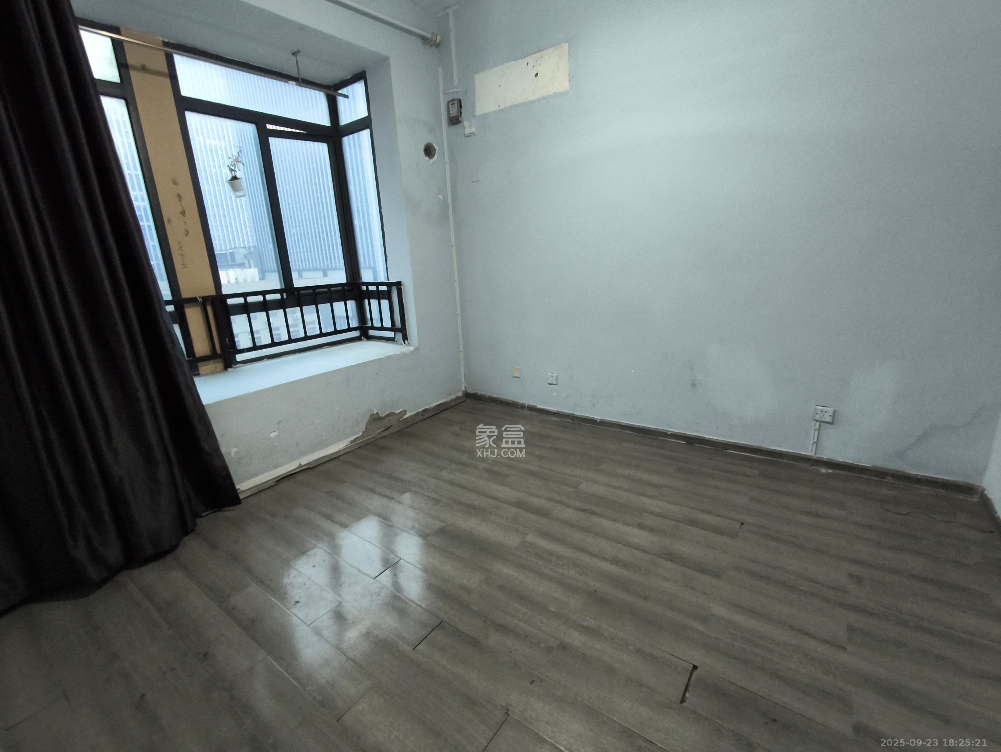 融圣国际  3室2厅2卫    3000.0元/月 融圣国际  3室2厅2卫    3000.0元/月室内图