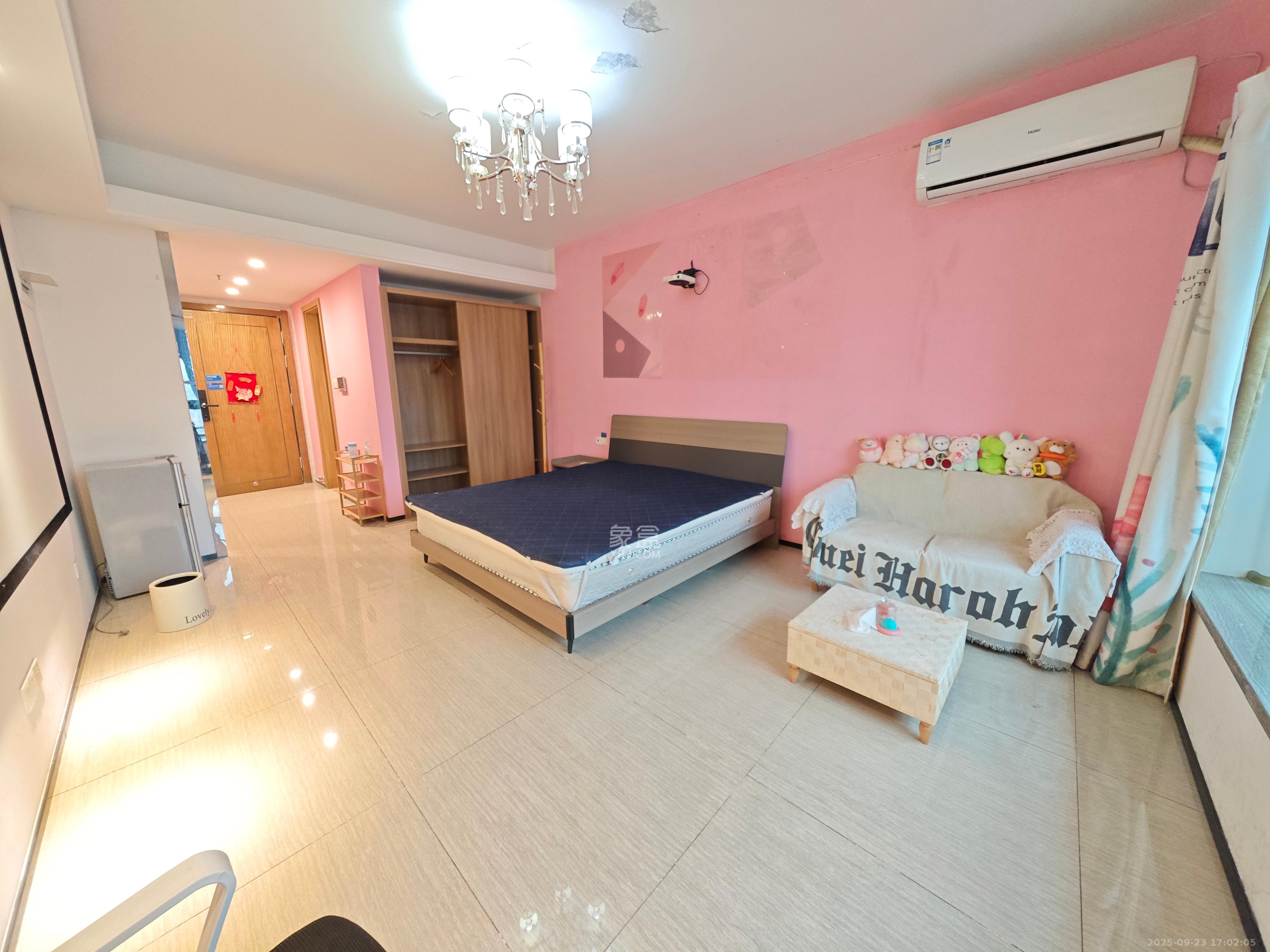 恒大翡翠华庭  1室1厅1卫    1300.0元/月