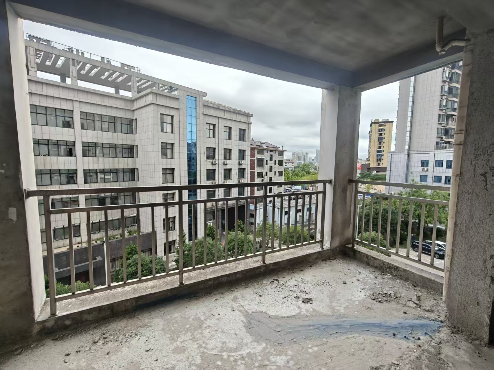 大通和苑 4室2厅2卫 60.0万 大通和苑 4室2厅2卫 60.0万客厅