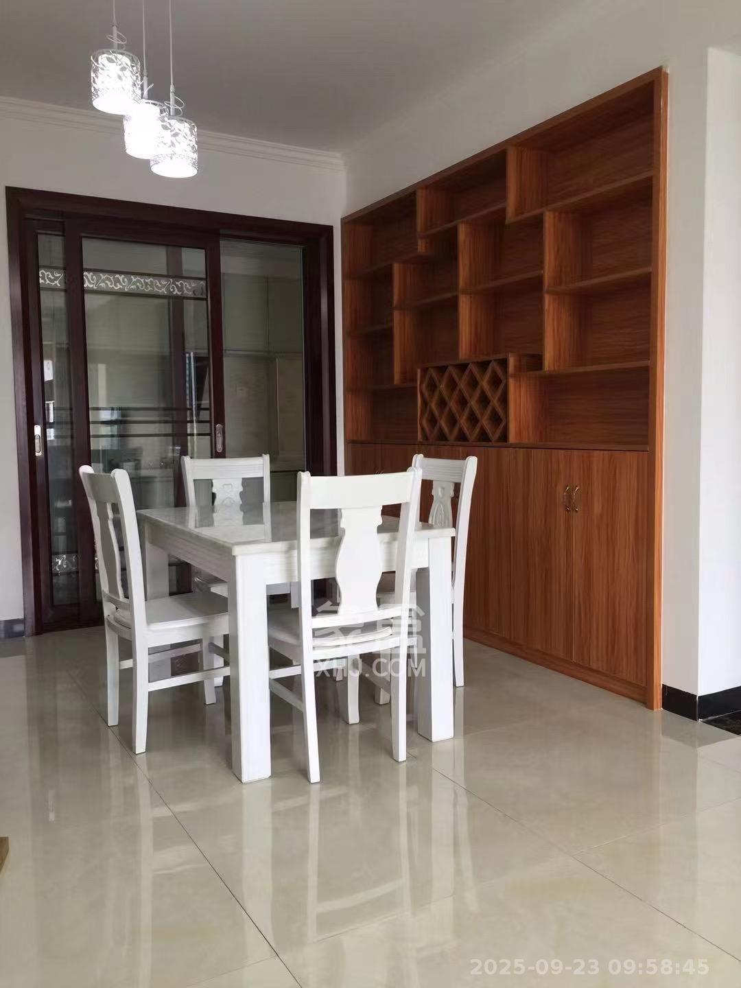 航天溪湖 2室2厅1卫 2200.0元/月 航天溪湖 2室2厅1卫 2200.0元/月室内图