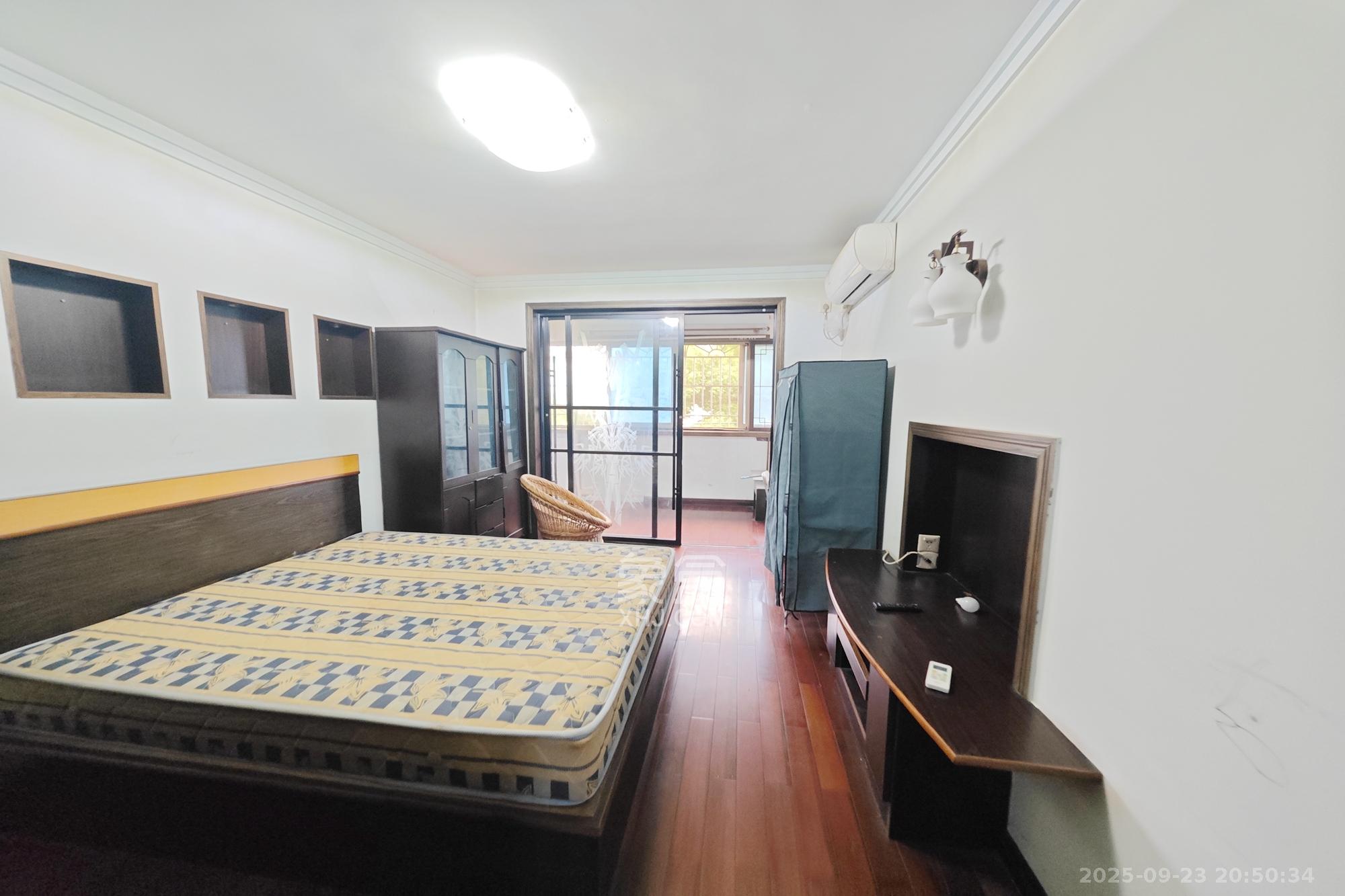 赤岗苑  3室2厅2卫    66.0万卧室