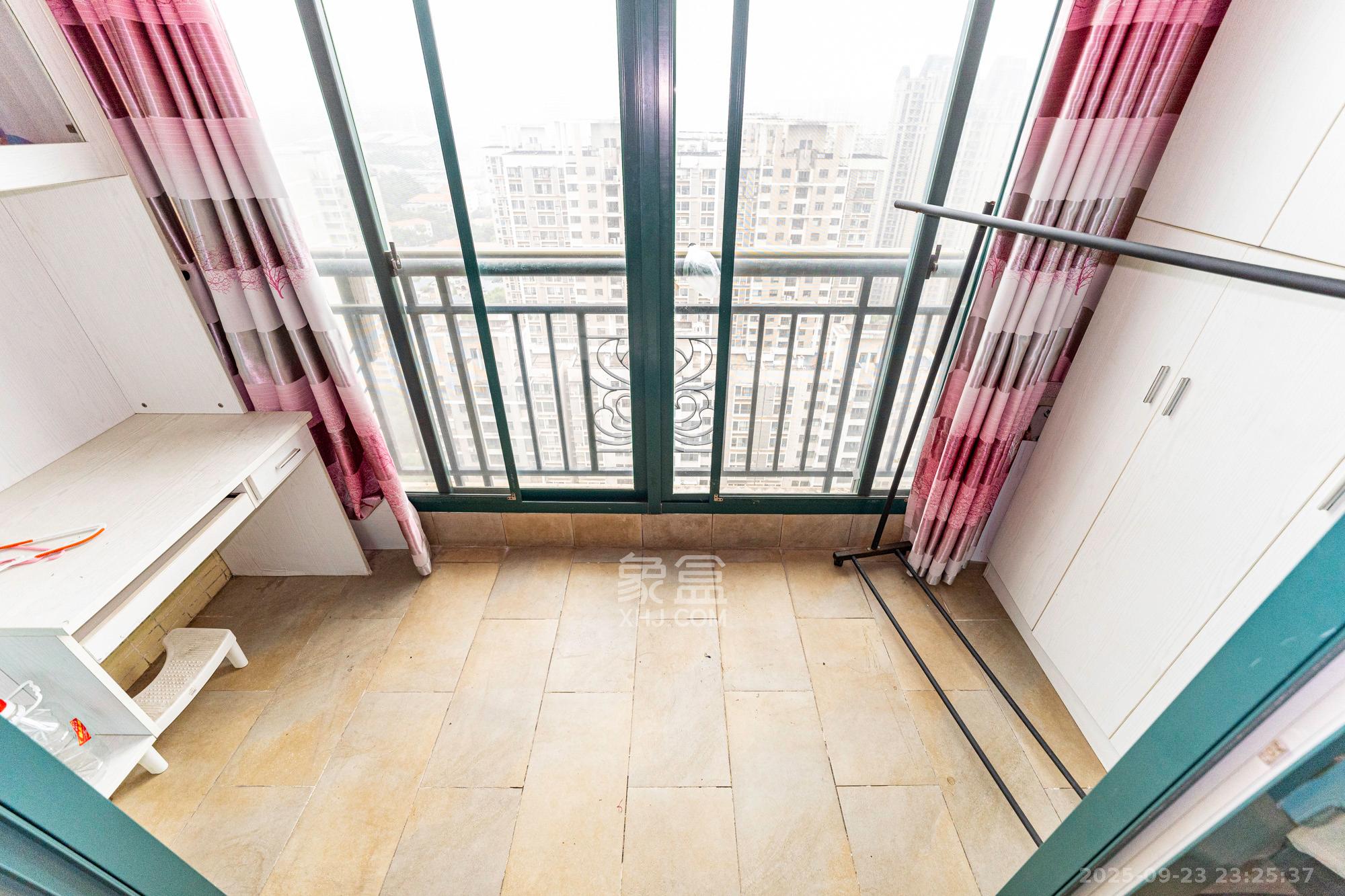 恒大雅苑 2室2厅1卫 66.0万 恒大雅苑 2室2厅1卫 66.0万阳台