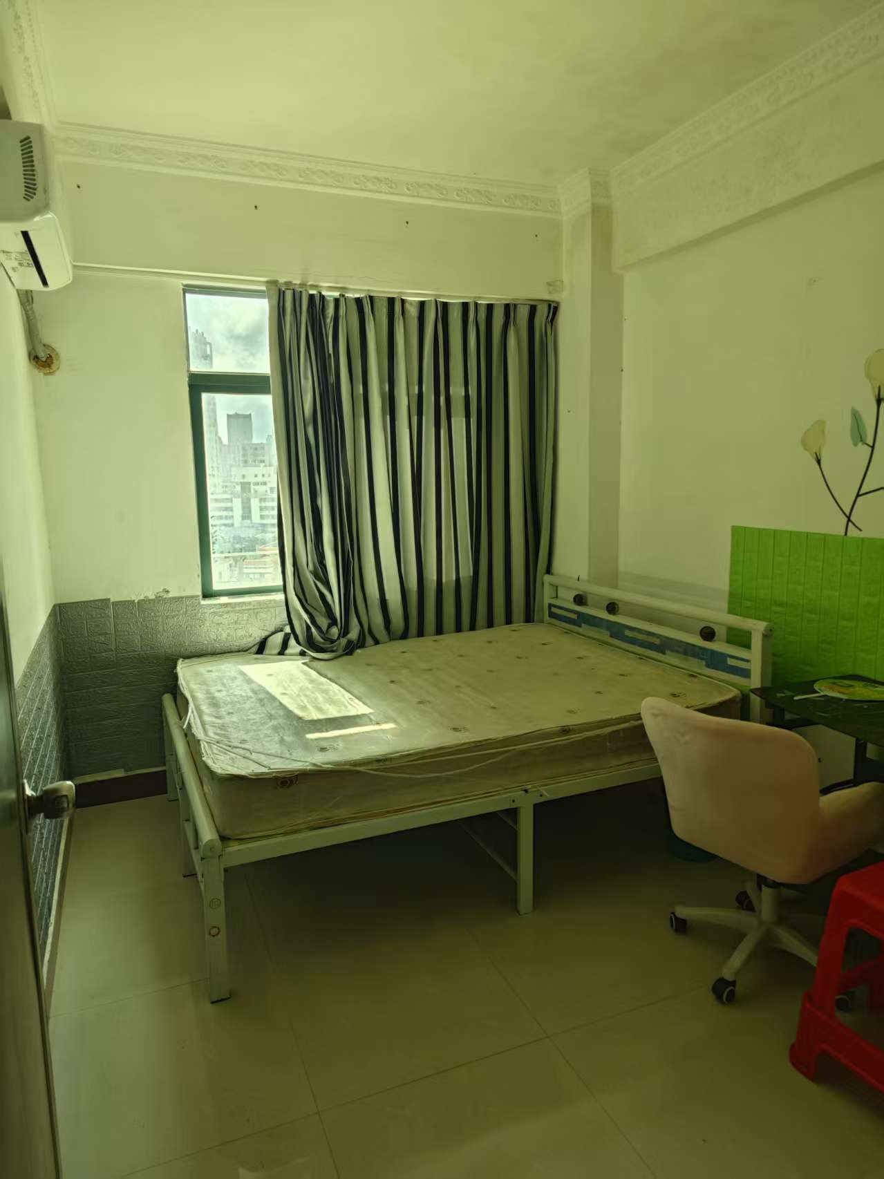 怡景花园  3室1厅1卫    2300.0元/月室内图