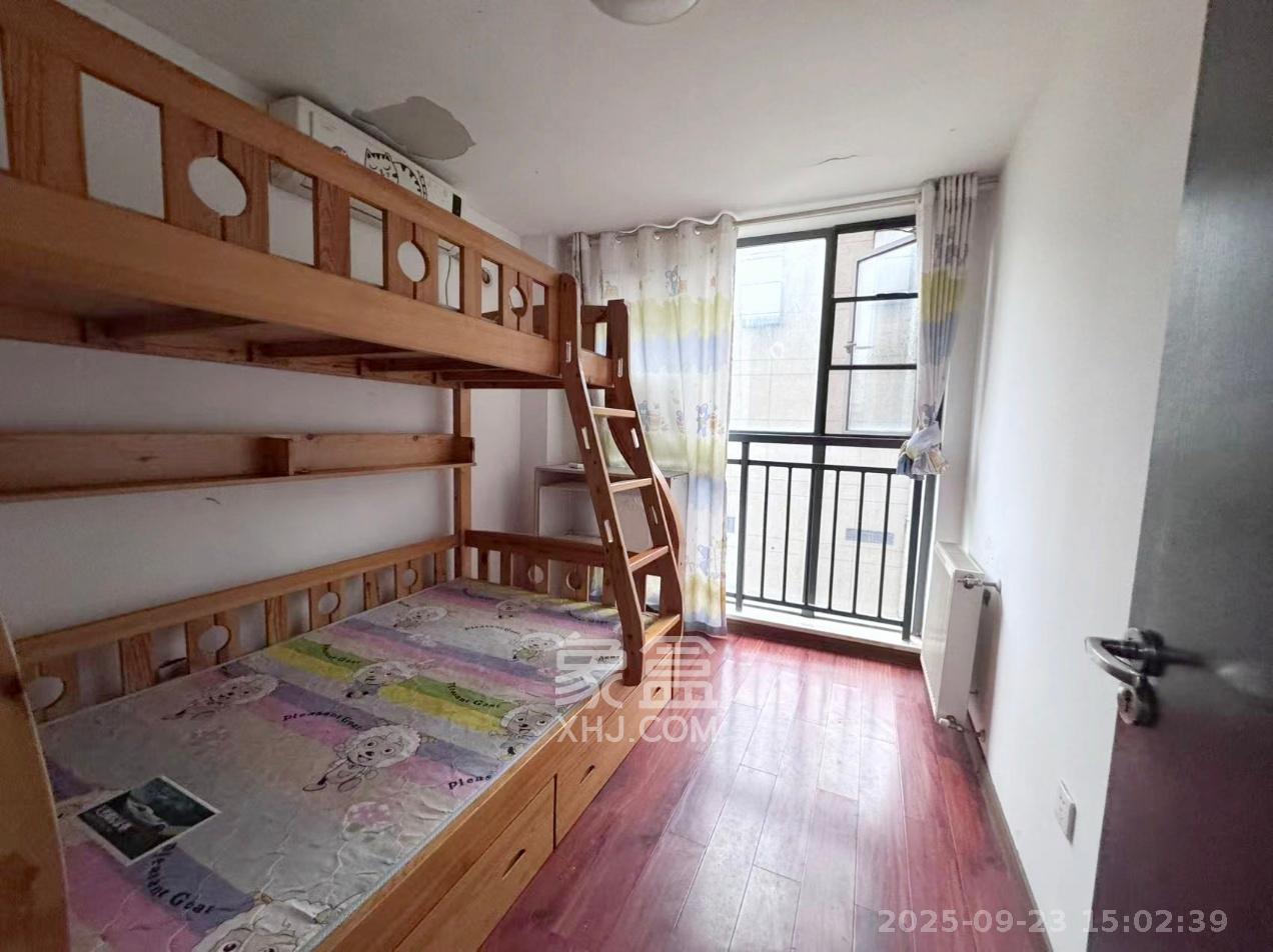 龙湾1号公馆  3室2厅1卫    2400.0元/月室内图