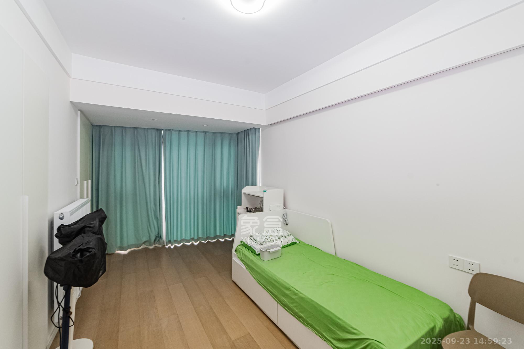 珠江花城一期桂苑 3室2厅1卫 110.0万 珠江花城一期桂苑 3室2厅1卫 110.0万卧室