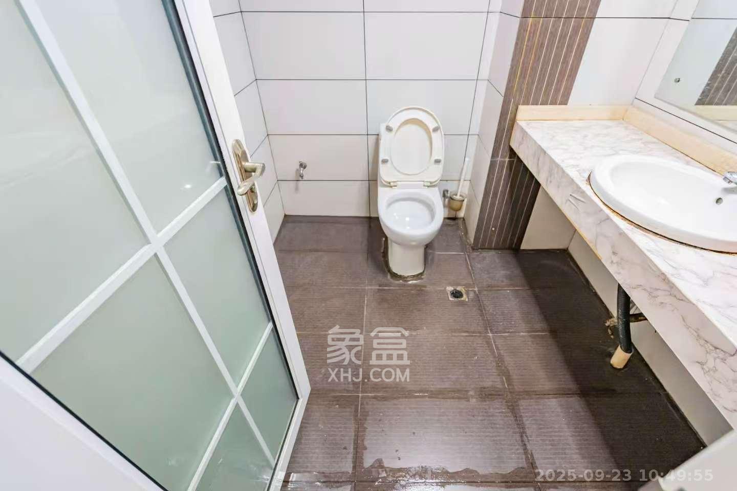 欧陆经典  1室1厅1卫    2000.0元/月