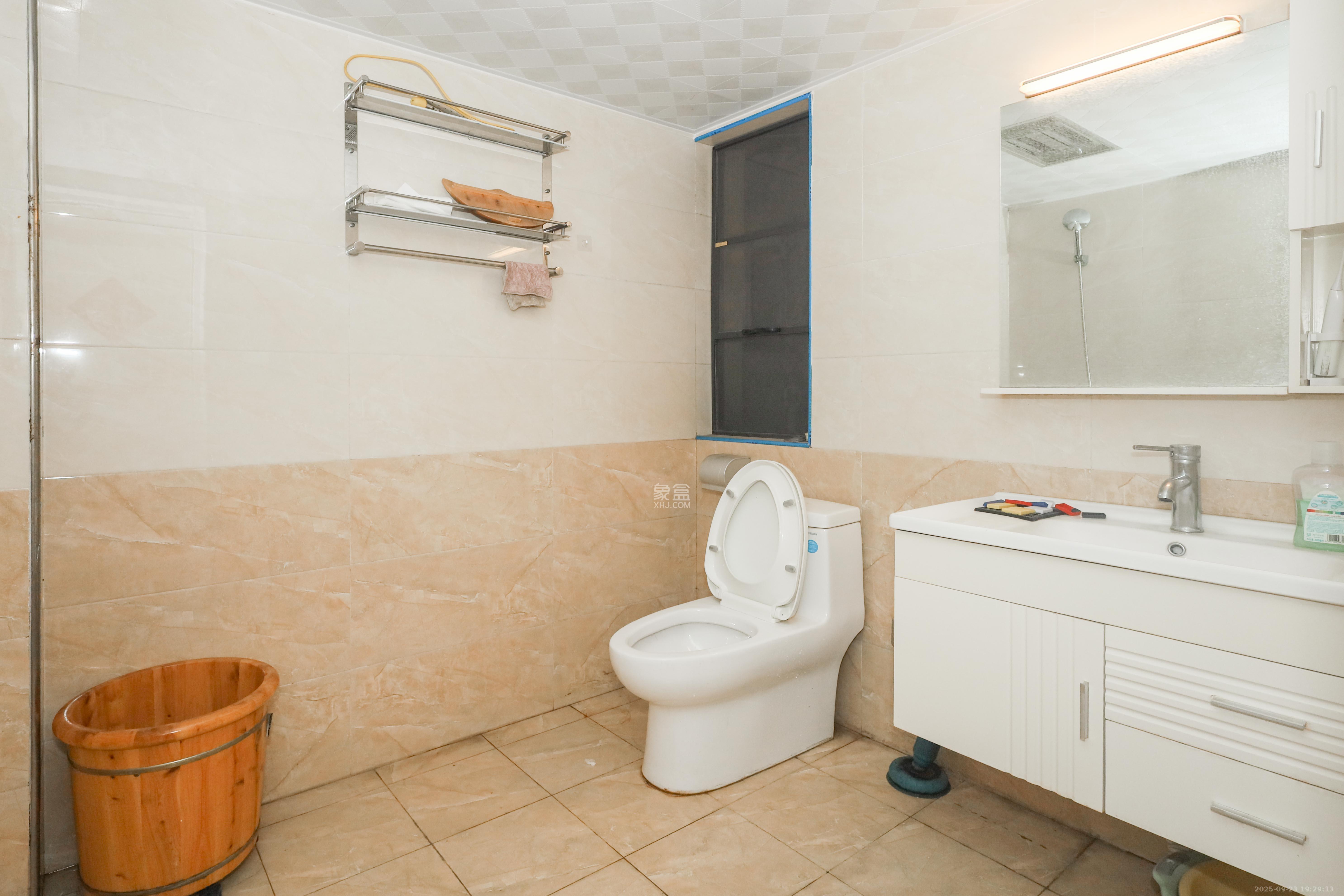 梅溪鑫苑名家 3室2厅2卫 108.0万 梅溪鑫苑名家 3室2厅2卫 108.0万卫生间