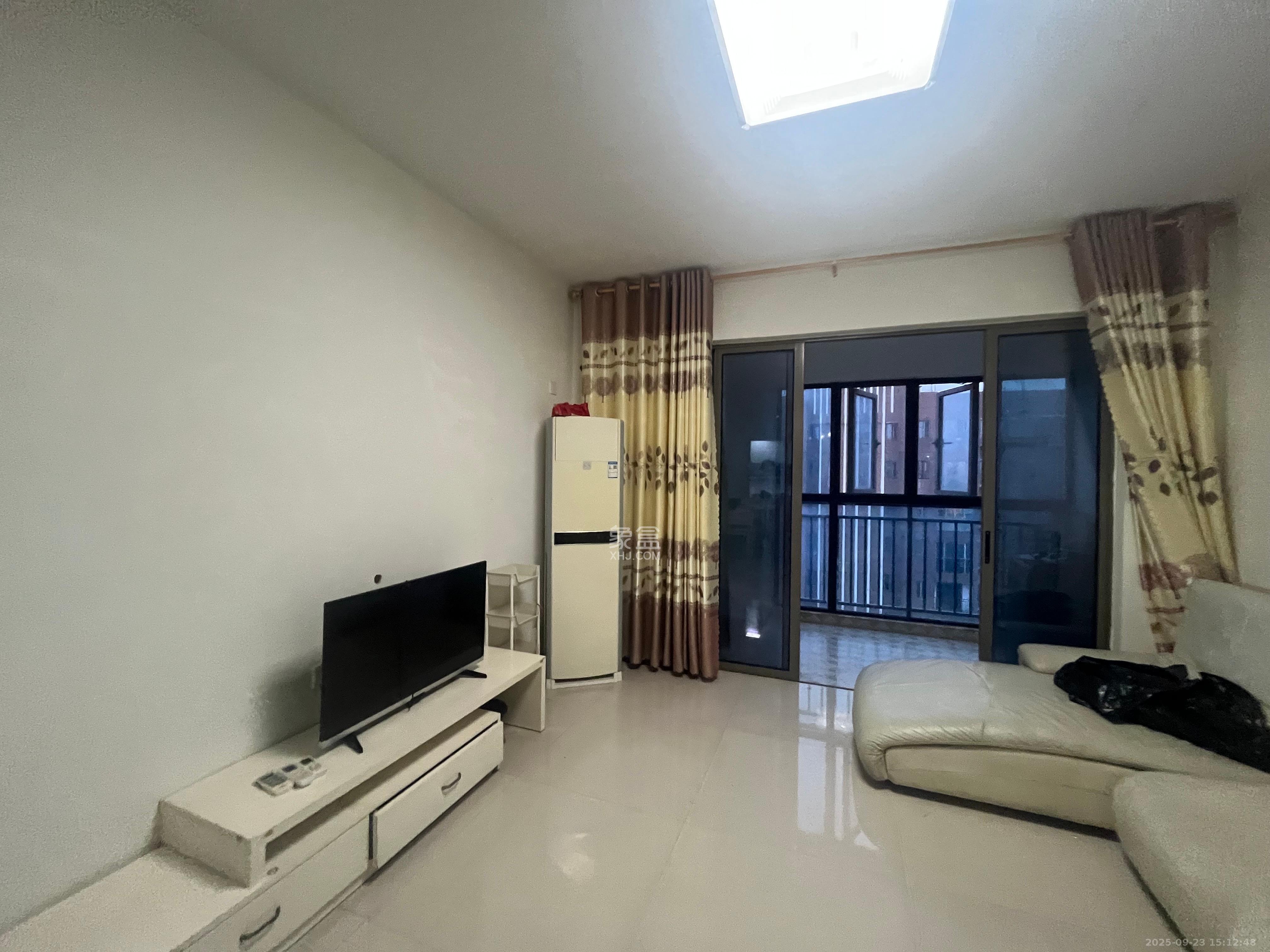 富兴嘉城(富兴汇中央) 2室2厅1卫 1900.0元/月 富兴嘉城(富兴汇中央) 2室2厅1卫 1900.0元/月室内图