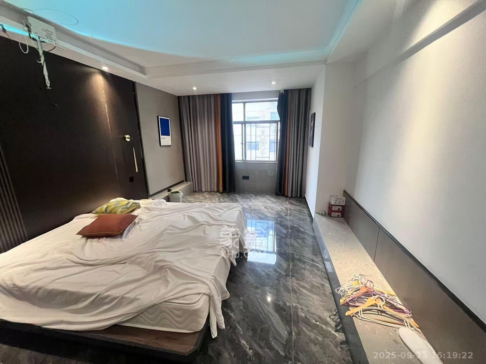 王府井公寓(福源公寓) 4室2厅2卫 6000.0元/月 王府井公寓(福源公寓) 4室2厅2卫 6000.0元/月室内图