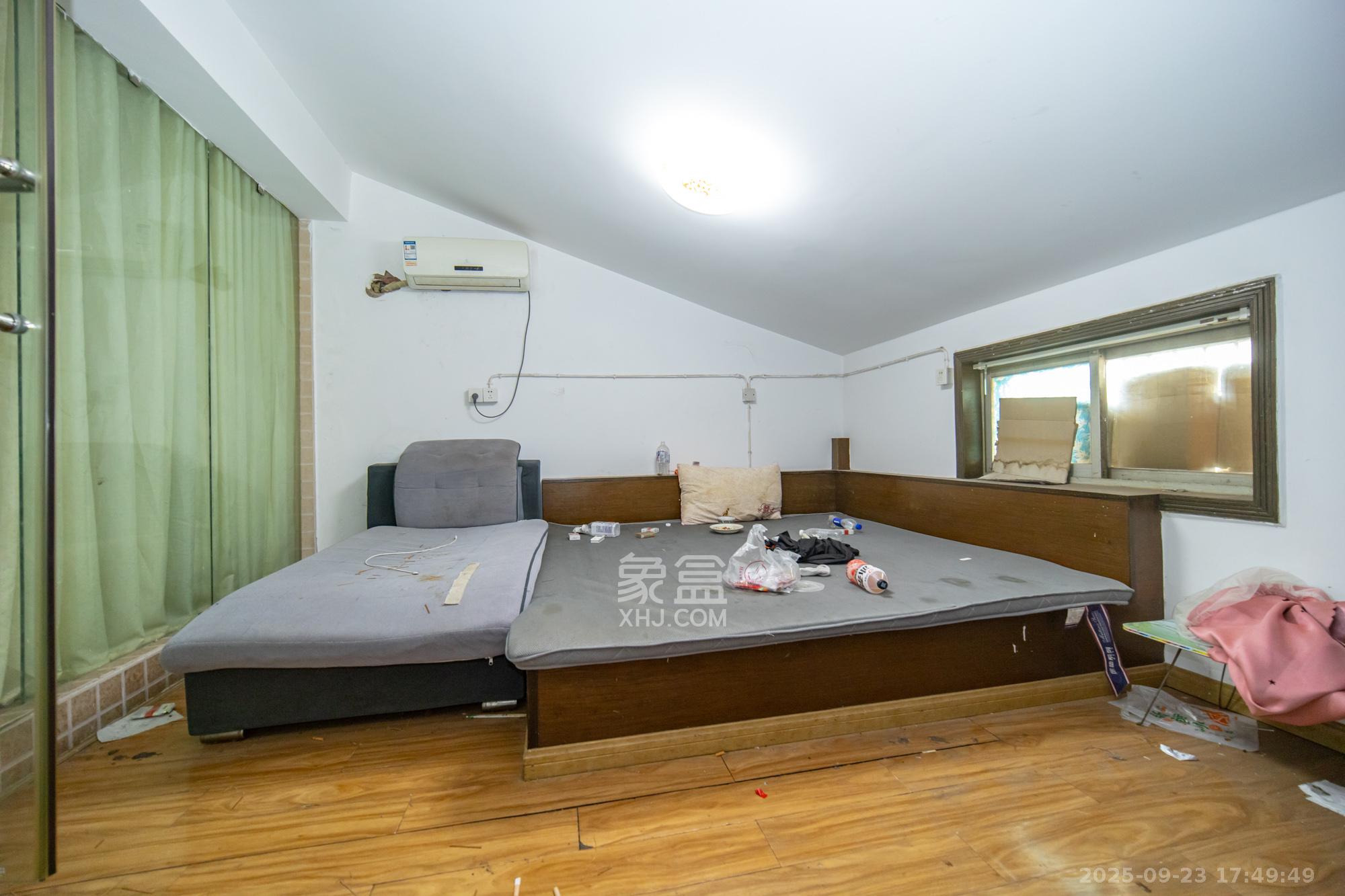 星沙商业步行街 3室1厅2卫 36.8万 星沙商业步行街 3室1厅2卫 36.8万客厅