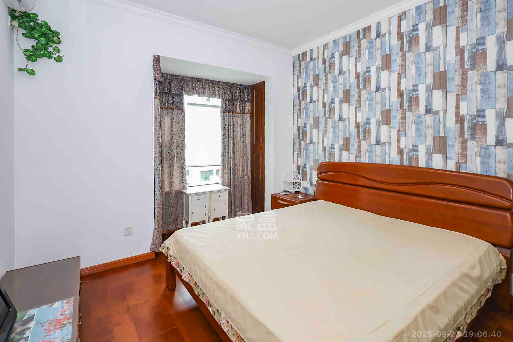 滨江一号(丰泰花园) 3室2厅2卫 3200.0元/月 滨江一号(丰泰花园) 3室2厅2卫 3200.0元/月室内图