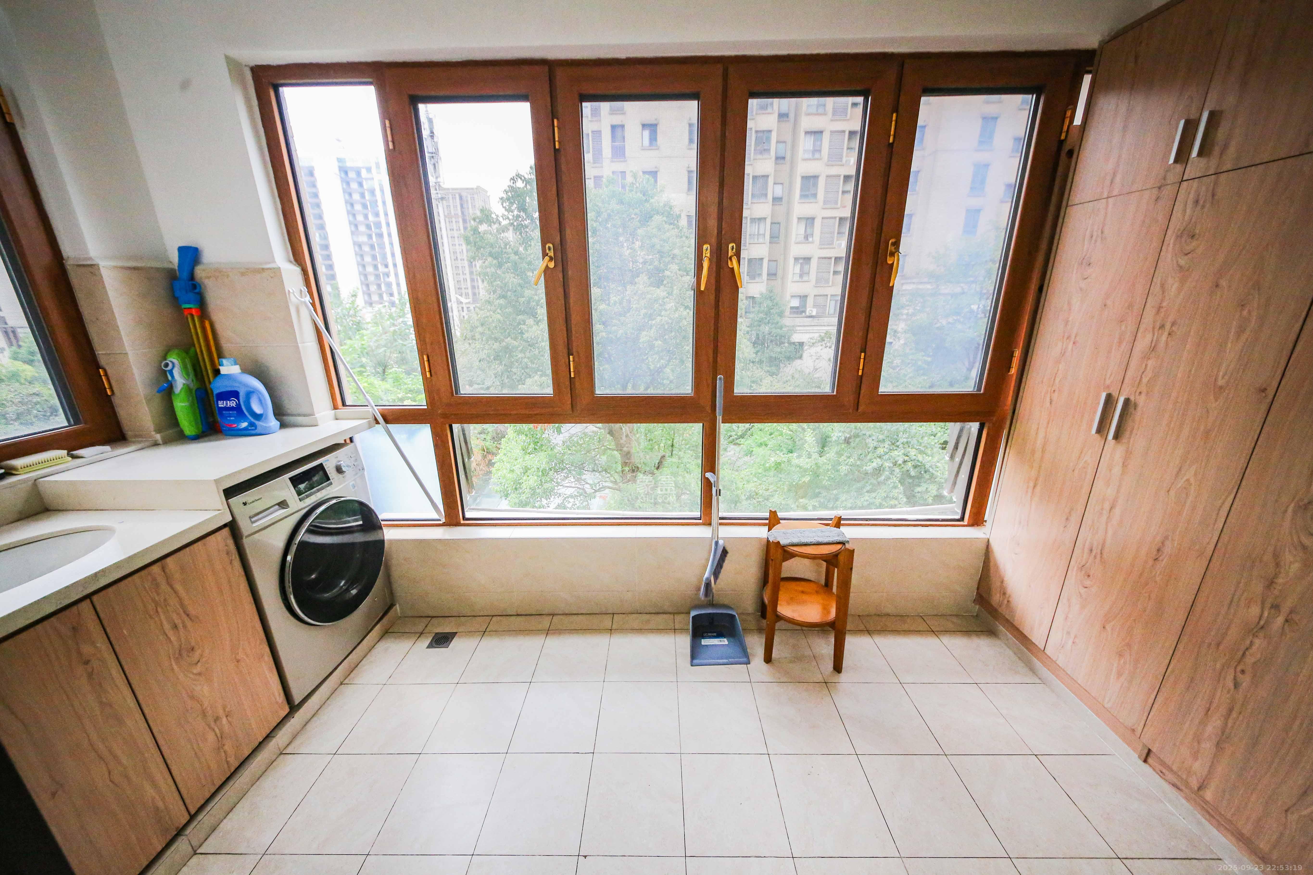 奥林匹克花园贡院二期  4室2厅2卫    130.0万阳台