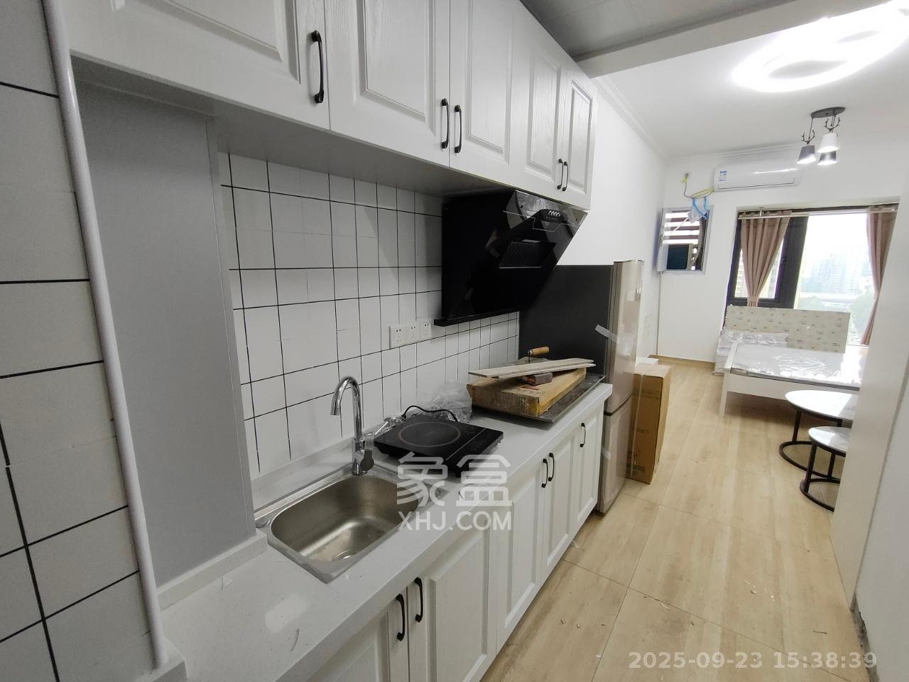 碧桂园城市之光  1室1厅1卫    1600.0元/月室内图