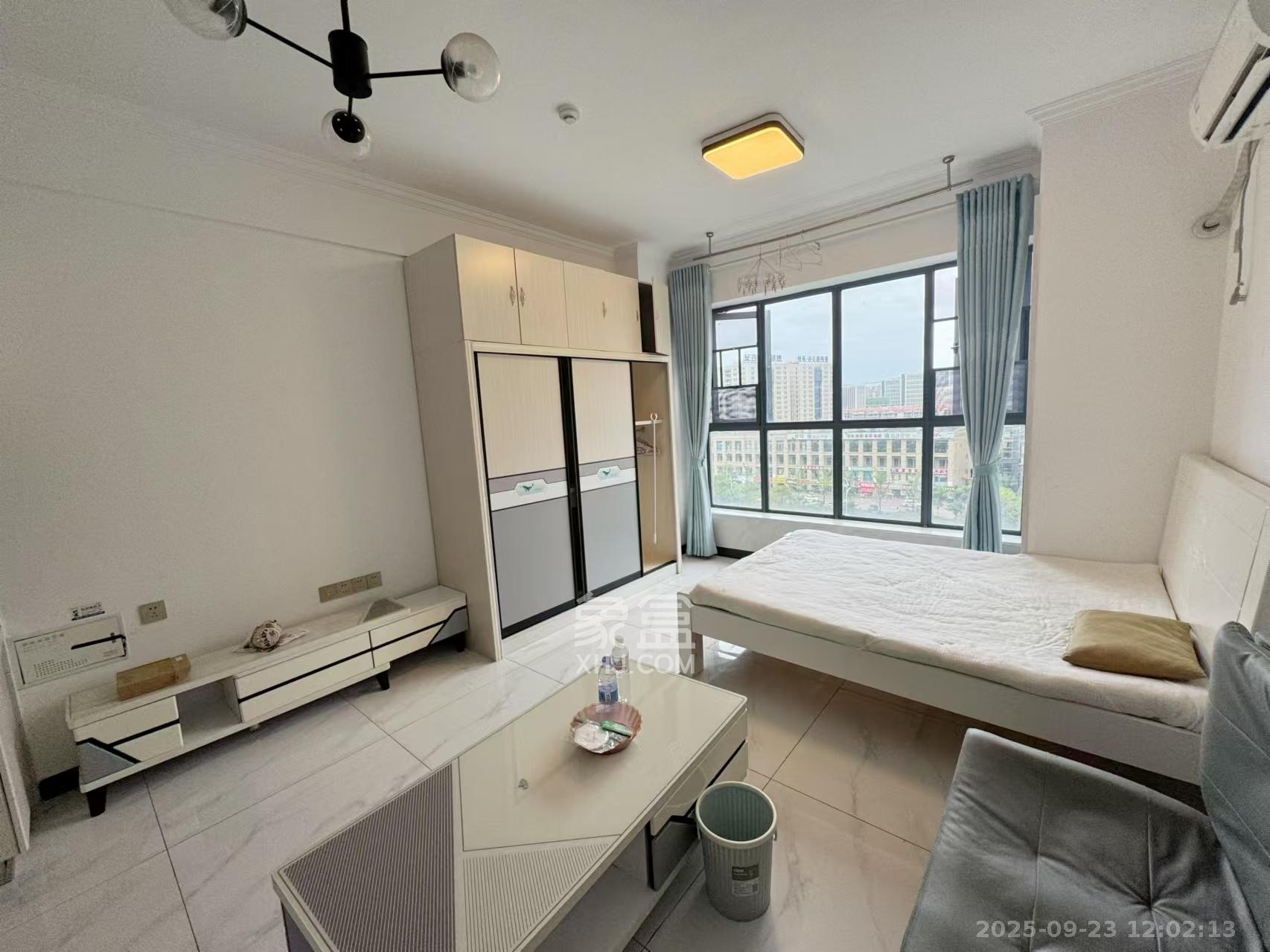 中南国际眼镜城(中伟商业中心) 1室1厅1卫 1300.0元/月 中南国际眼镜城(中伟商业中心) 1室1厅1卫 1300.0元/月室内图