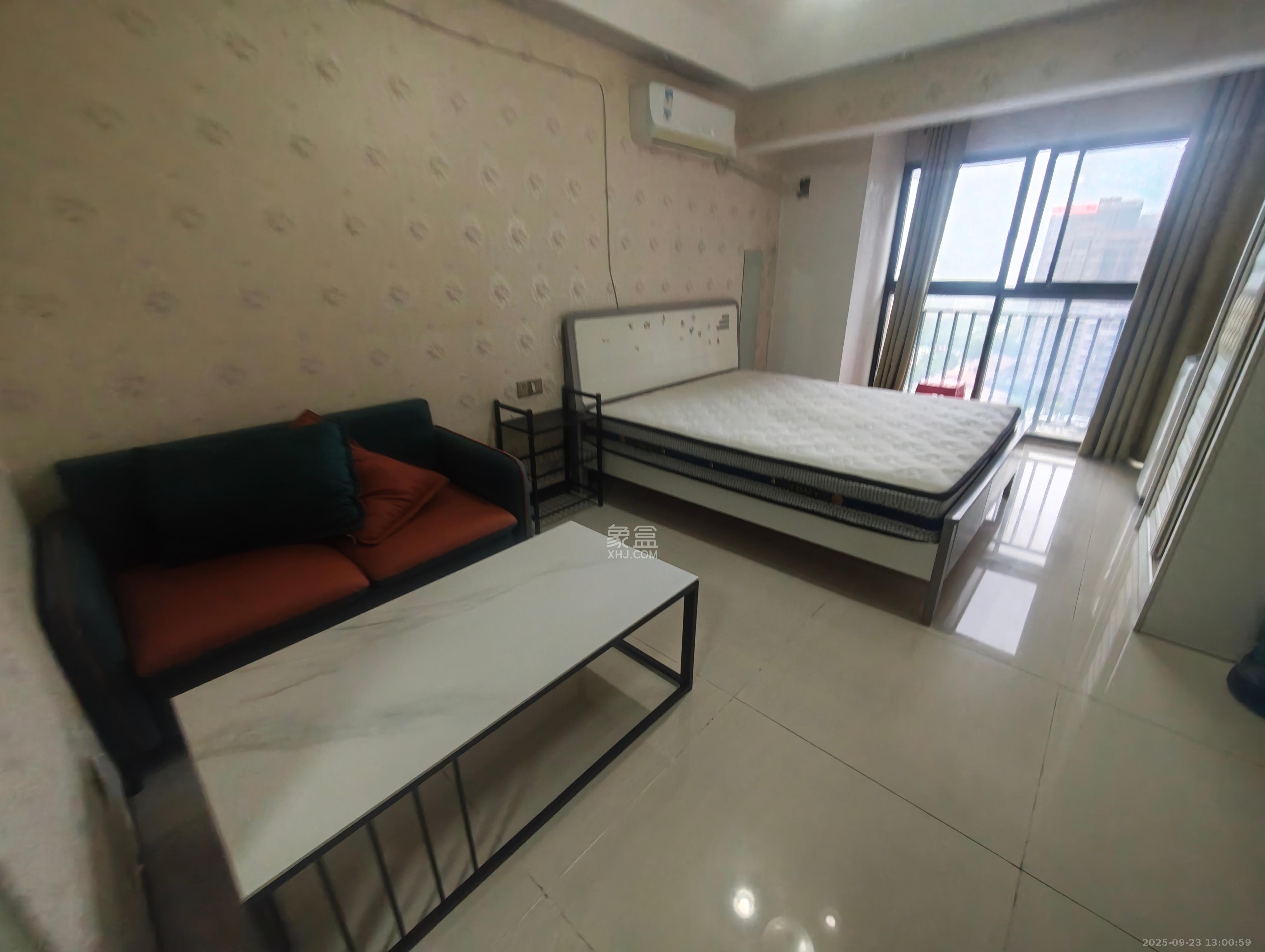 华润五彩城 1室1厅1卫 1400.0元/月 华润五彩城 1室1厅1卫 1400.0元/月室内图