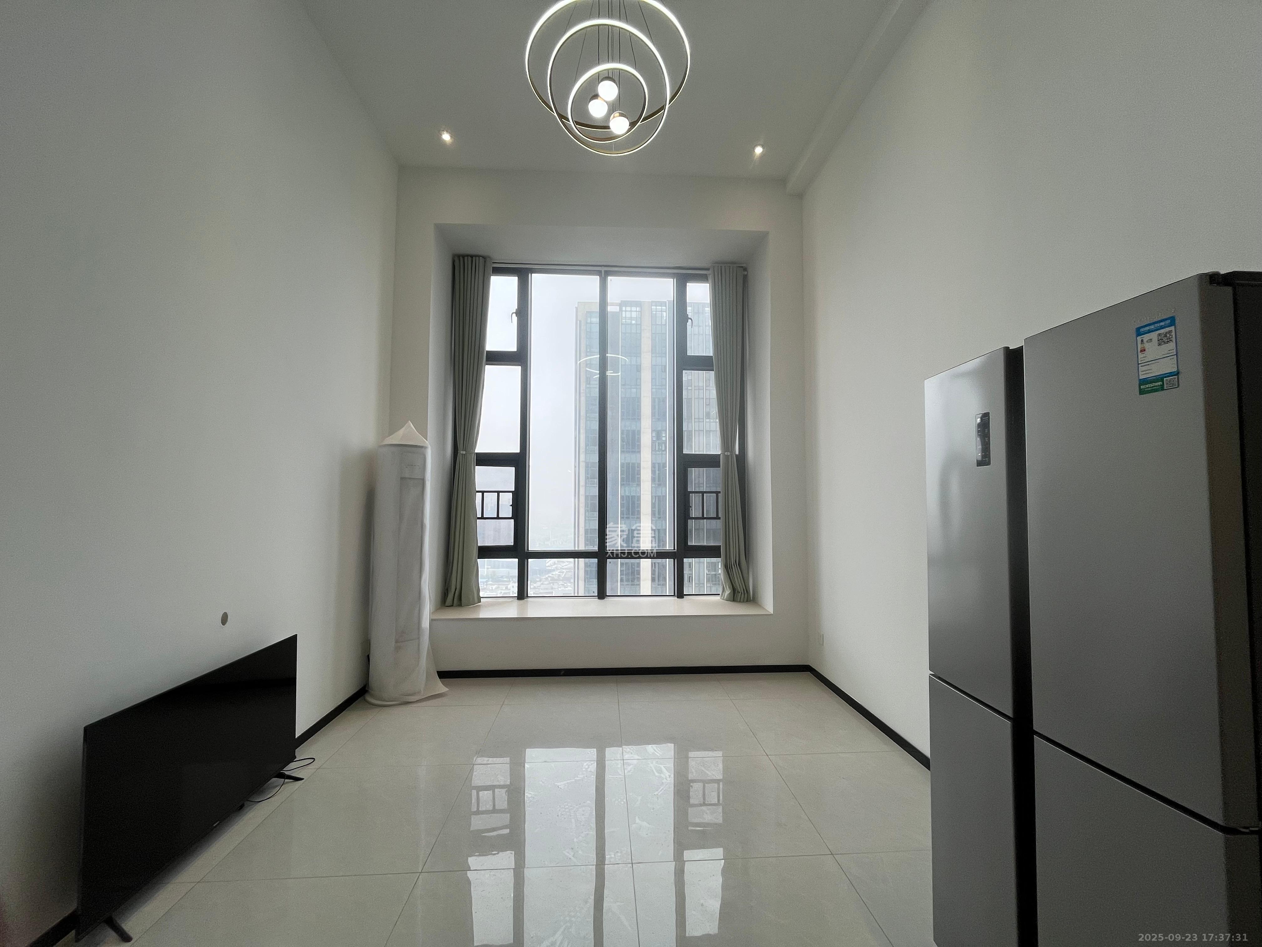 恒大时代广场 3室2厅2卫 2200.0元/月 恒大时代广场 3室2厅2卫 2200.0元/月室内图