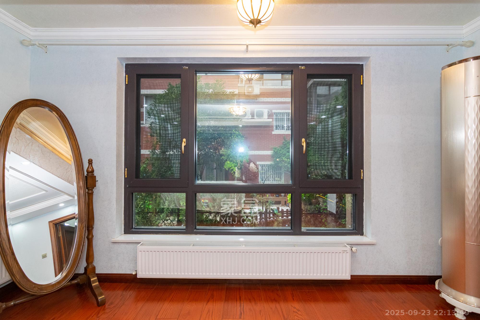 悦禧国际山庄 5室3厅4卫 438.0万 悦禧国际山庄 5室3厅4卫 438.0万阳台