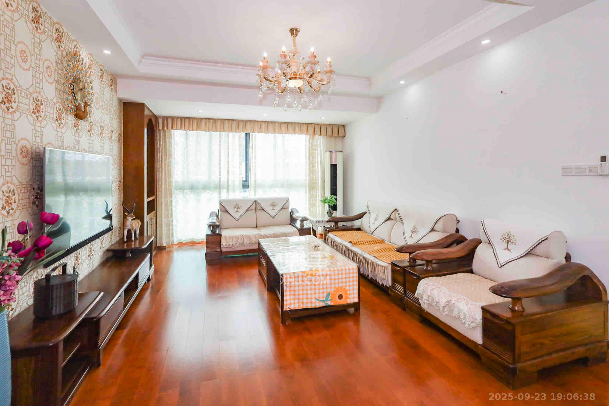 滨江一号(丰泰花园) 3室2厅2卫 3200.0元/月 滨江一号(丰泰花园) 3室2厅2卫 3200.0元/月室内图