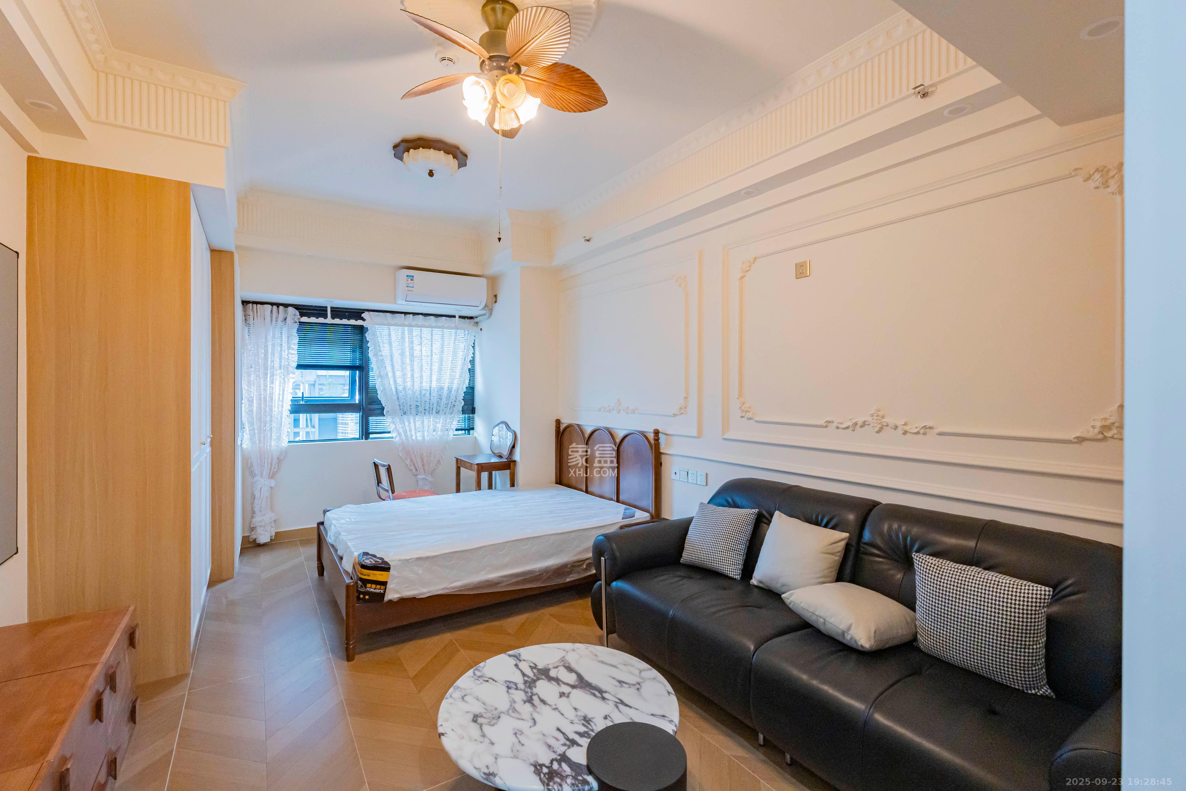 华润置地中心 1室1厅1卫 48.8万 华润置地中心 1室1厅1卫 48.8万卧室