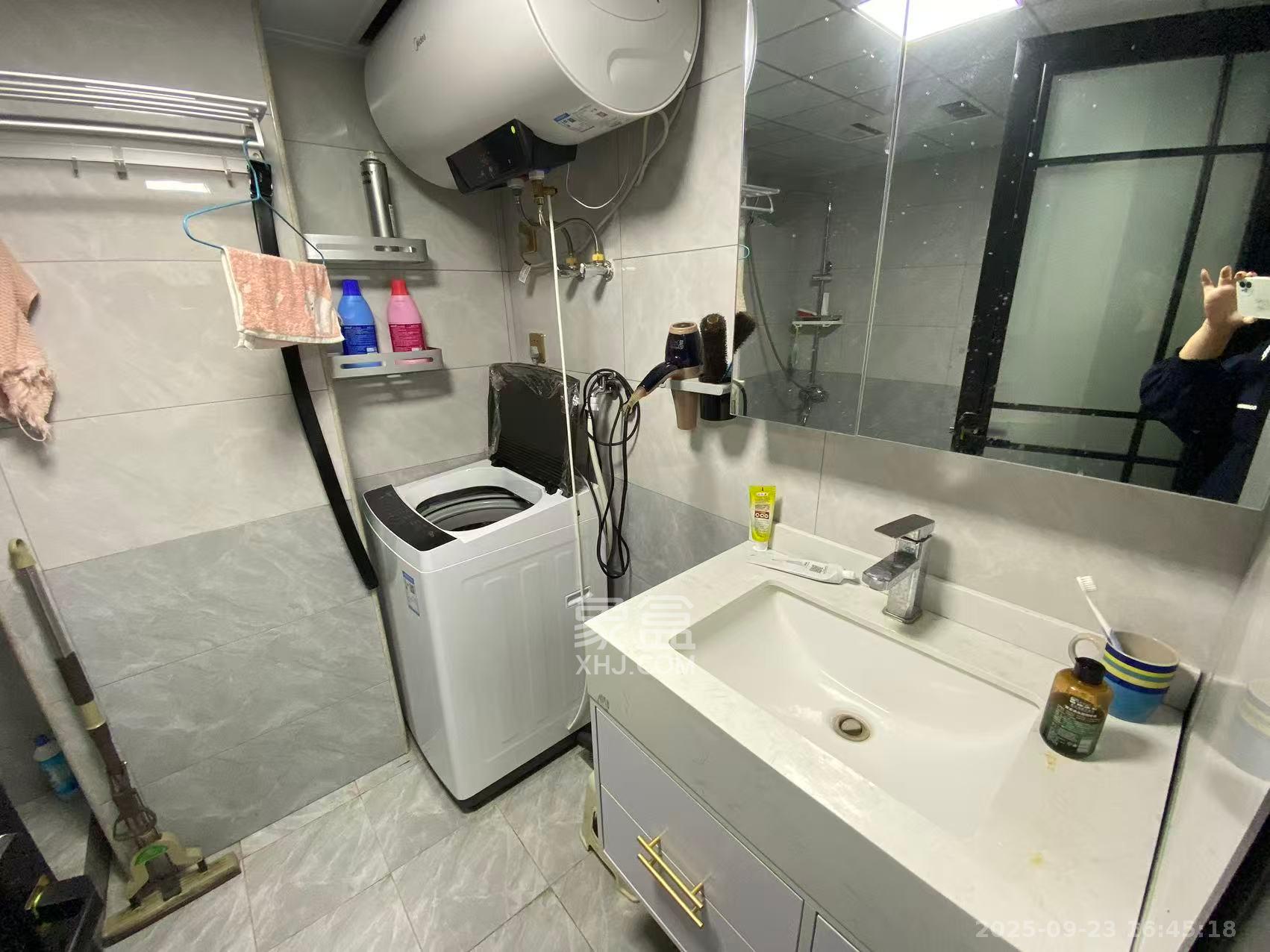 荣盛花语书苑 2室1厅1卫 2300.0元/月 荣盛花语书苑 2室1厅1卫 2300.0元/月室内图