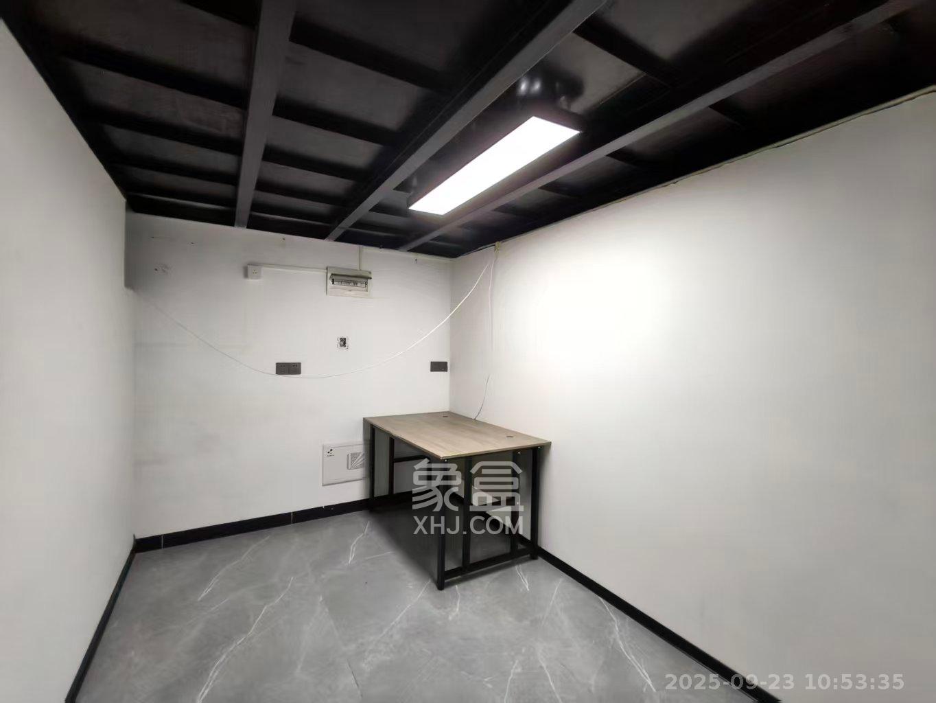 华润置地广场二期 6室1厅1卫 2500.0元/月 华润置地广场二期 6室1厅1卫 2500.0元/月室内图