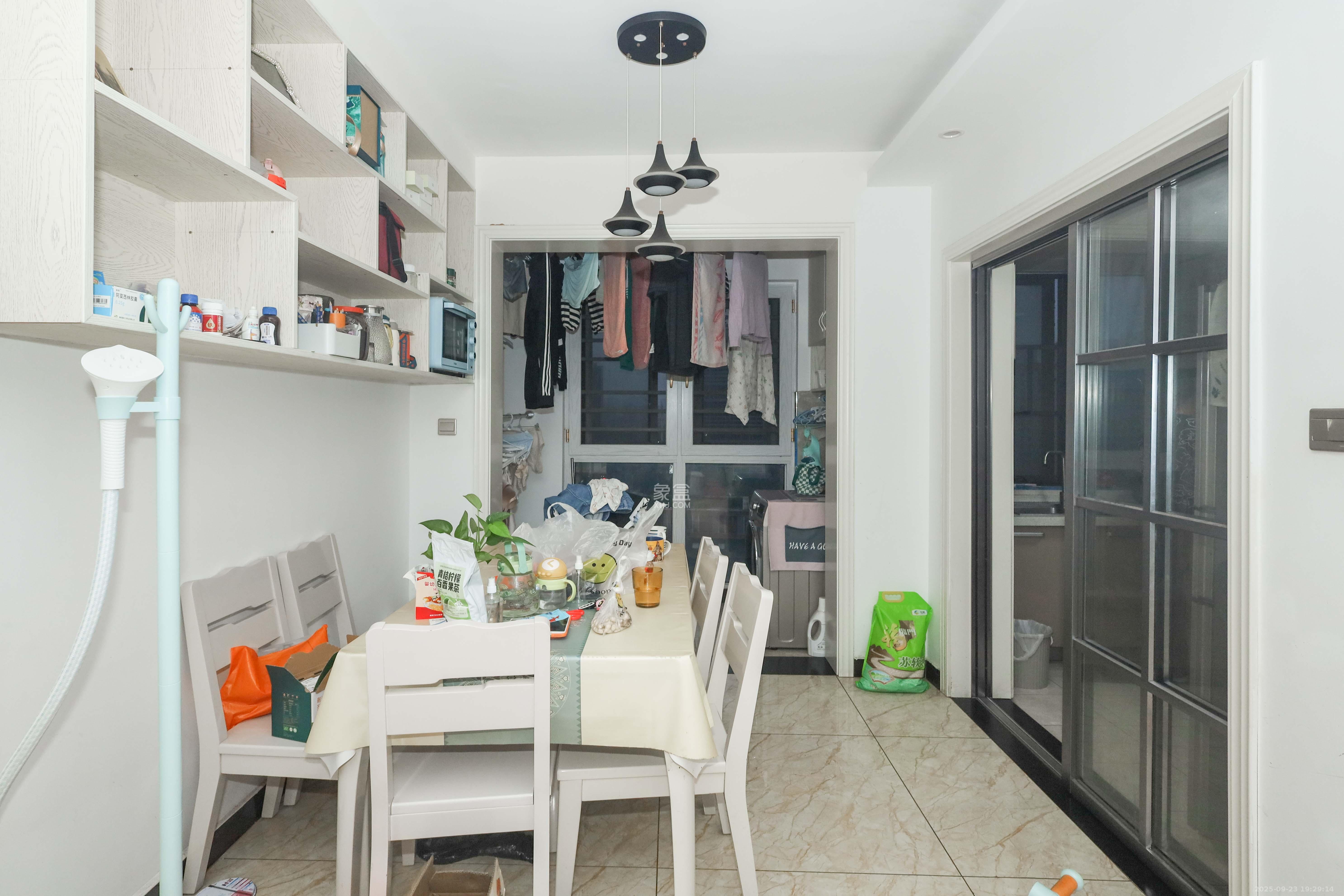 梅溪鑫苑名家 3室2厅2卫 108.0万 梅溪鑫苑名家 3室2厅2卫 108.0万客厅