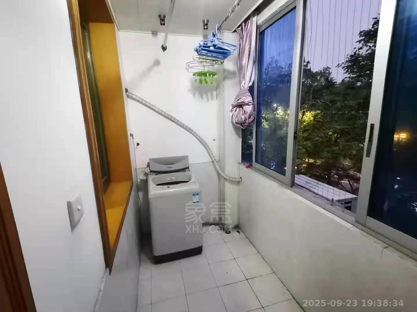 富绅花园 2室2厅1卫 1000.0元/月 富绅花园 2室2厅1卫 1000.0元/月室内图