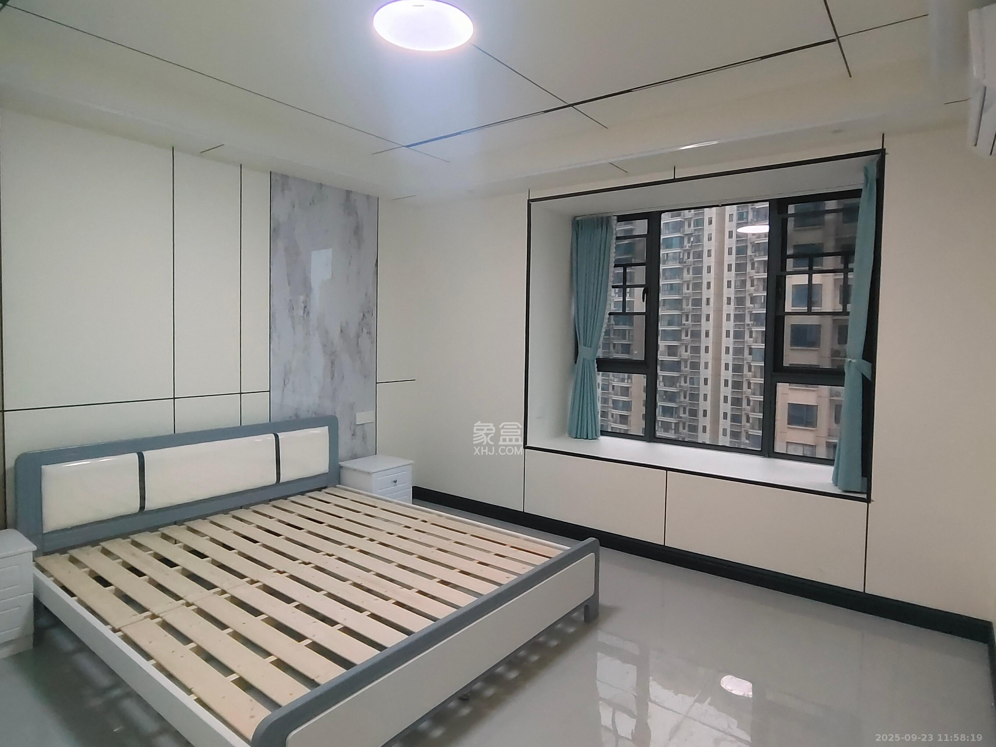 岭福家苑(天心佳苑) 4室2厅2卫 4300.0元/月 岭福家苑(天心佳苑) 4室2厅2卫 4300.0元/月室内图