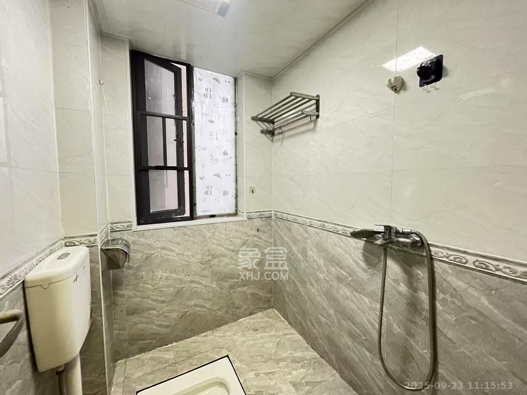 卓越蔚蓝城邦 3室2厅1卫 1700.0元/月 卓越蔚蓝城邦 3室2厅1卫 1700.0元/月室内图