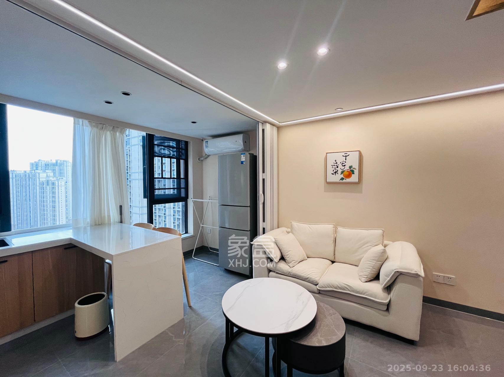 卓越中寰  2室1厅1卫    3000.0元/月 卓越中寰  2室1厅1卫    3000.0元/月