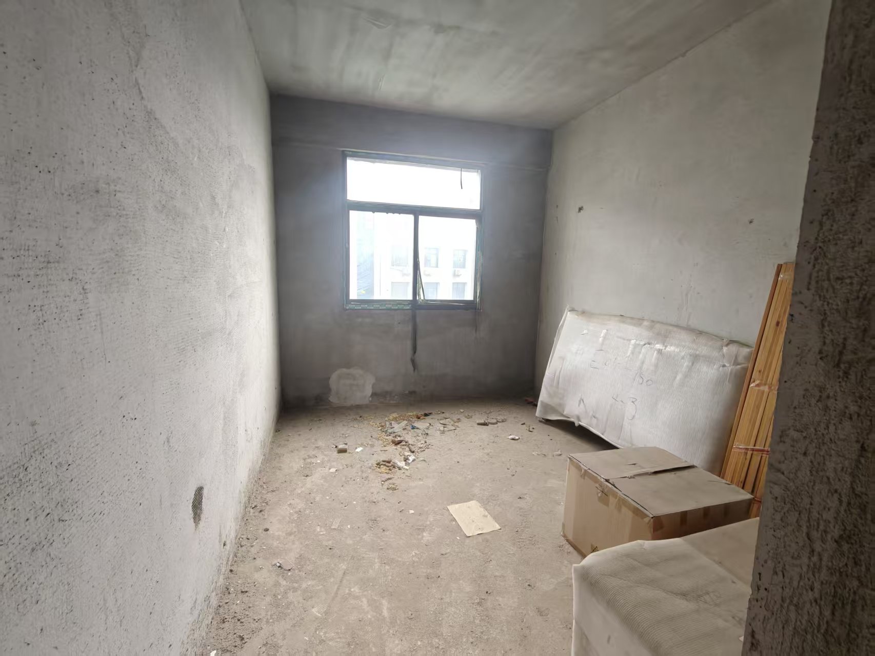 大通和苑 4室2厅2卫 60.0万 大通和苑 4室2厅2卫 60.0万客厅