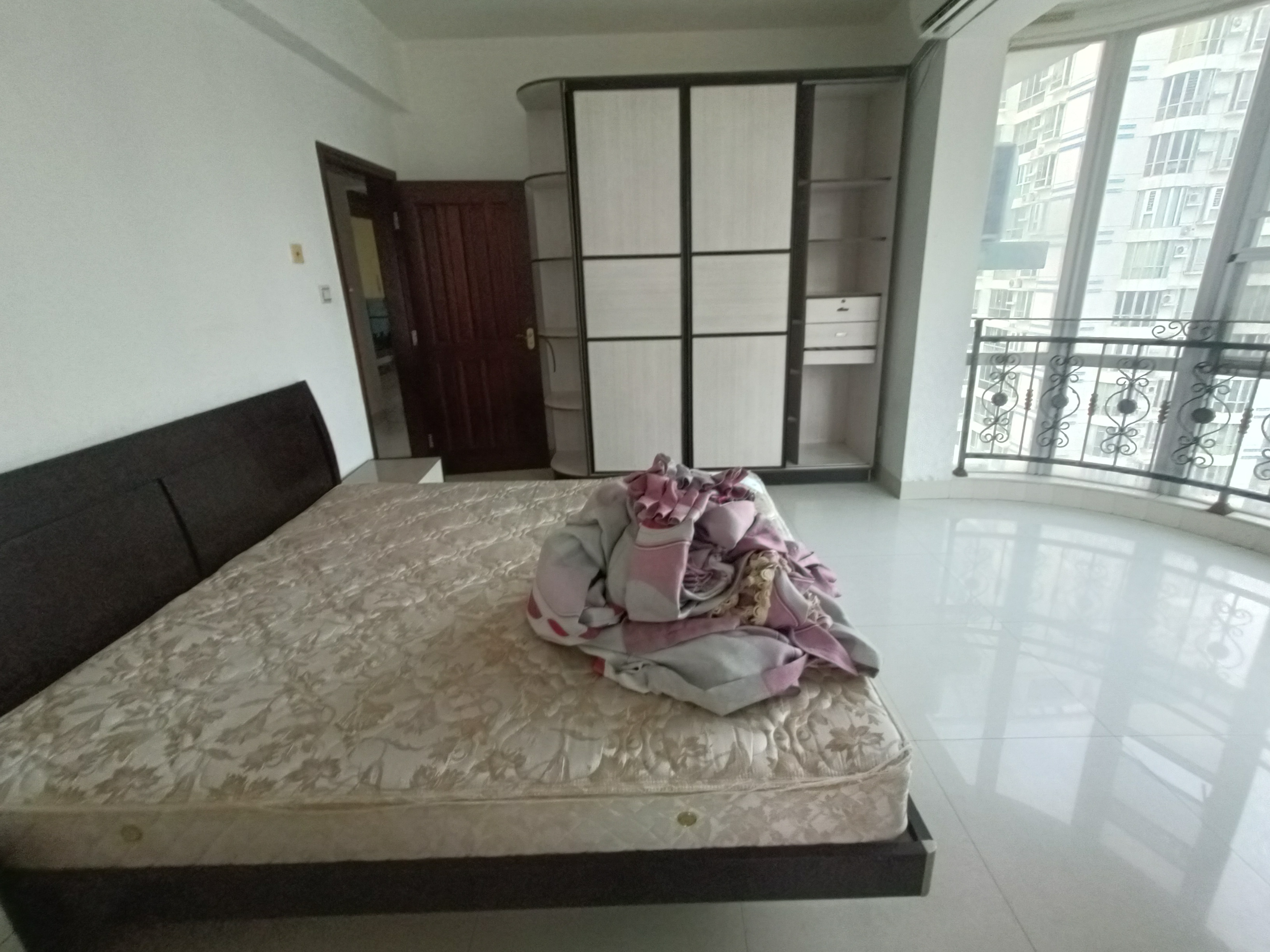 银通花园 3室2厅2卫 3200.0元/月 银通花园 3室2厅2卫 3200.0元/月室内图