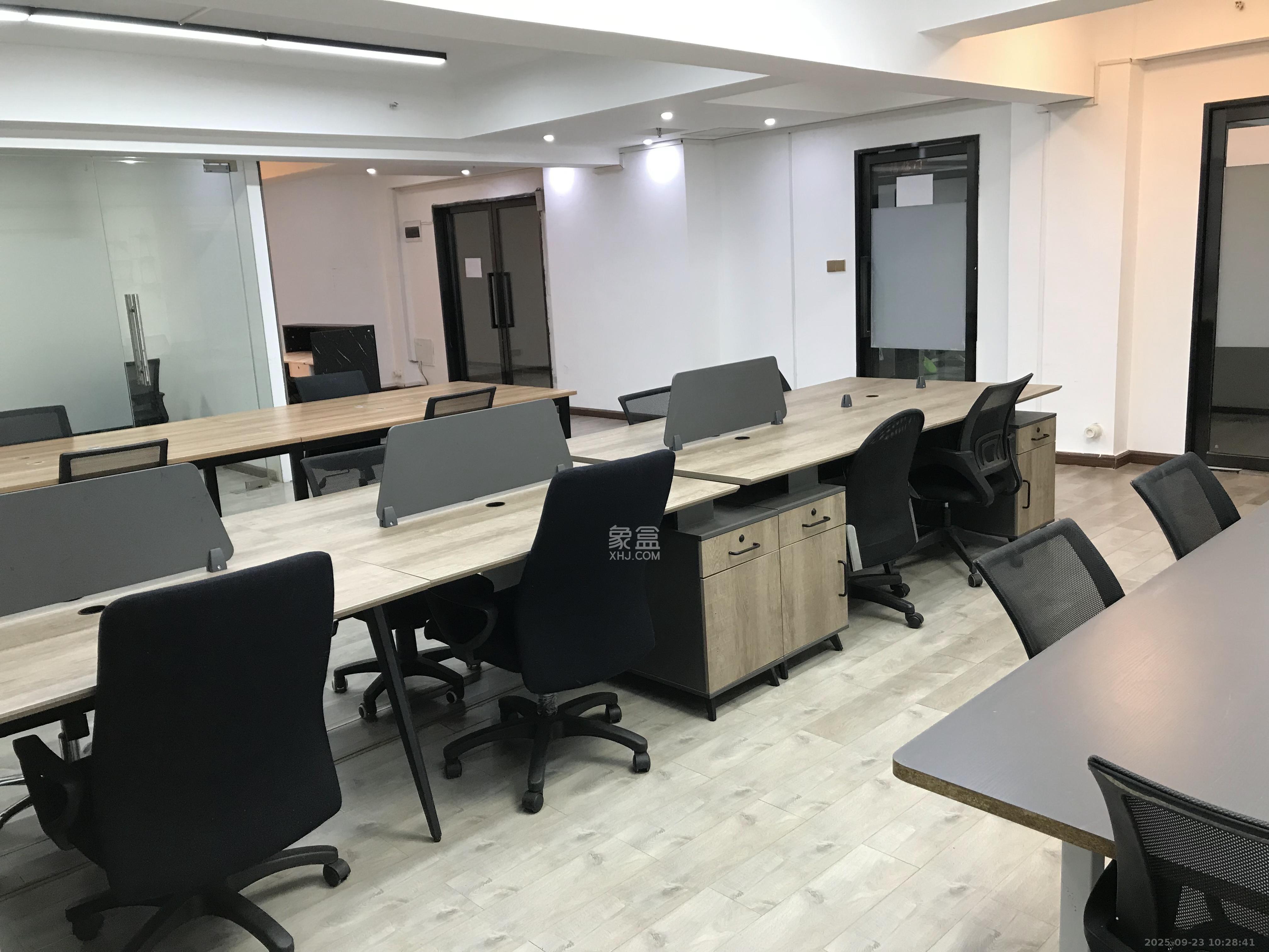 复地星光天地 1室1厅1卫 5000.0元/月 复地星光天地 1室1厅1卫 5000.0元/月室内图