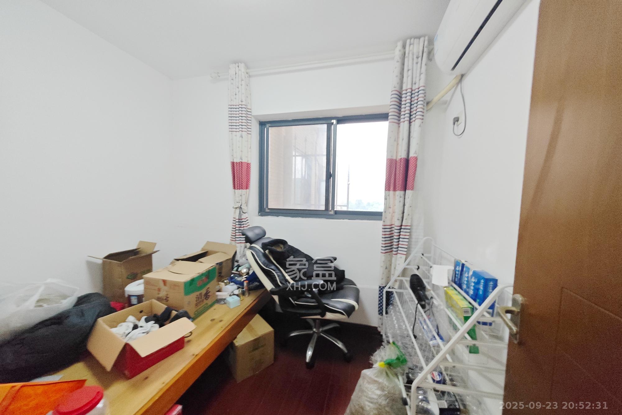 都市兰亭  3室1厅1卫    73.8万卧室