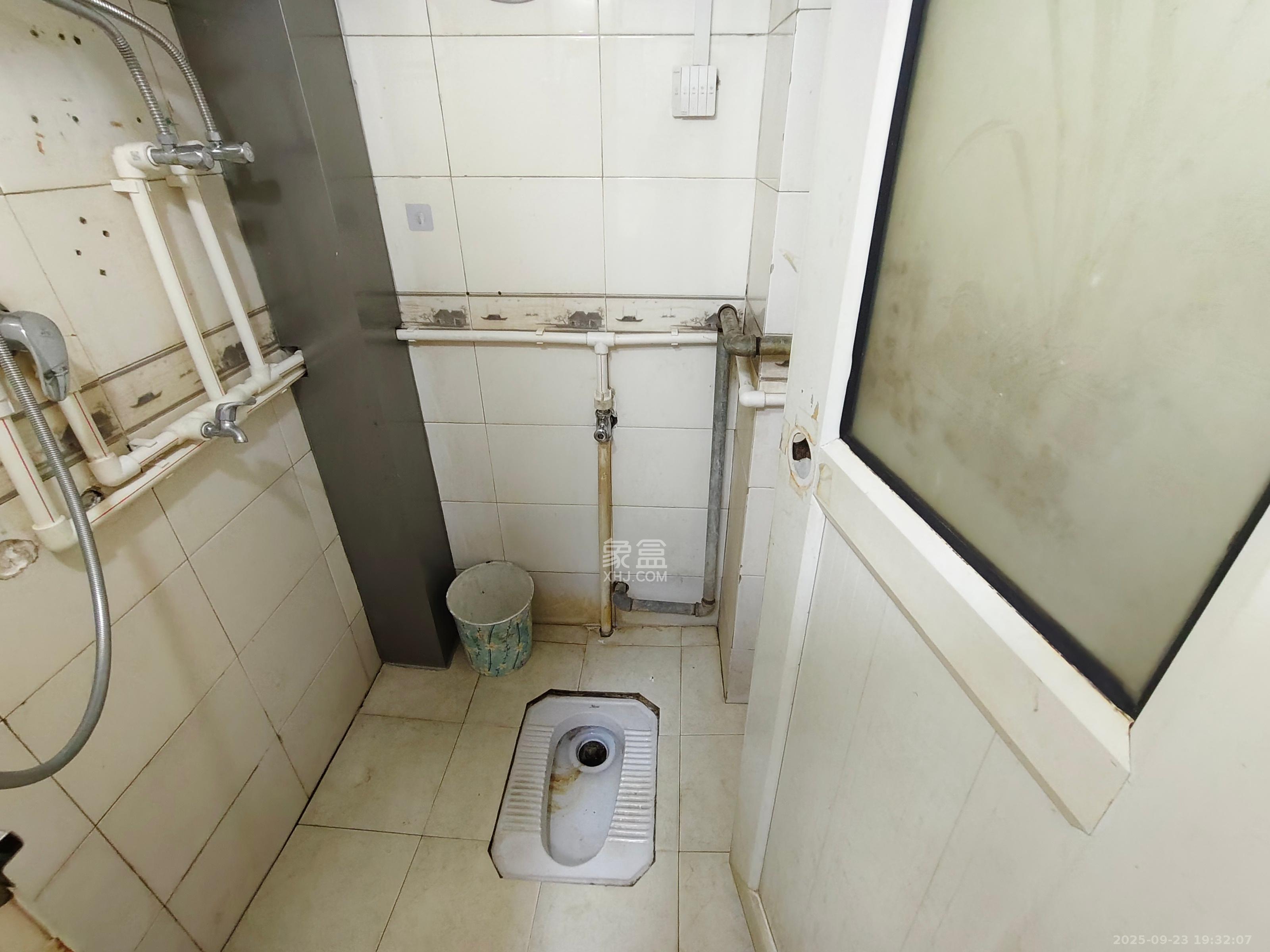 马王堆商贸城  2室1厅1卫    1300.0元/月室内图