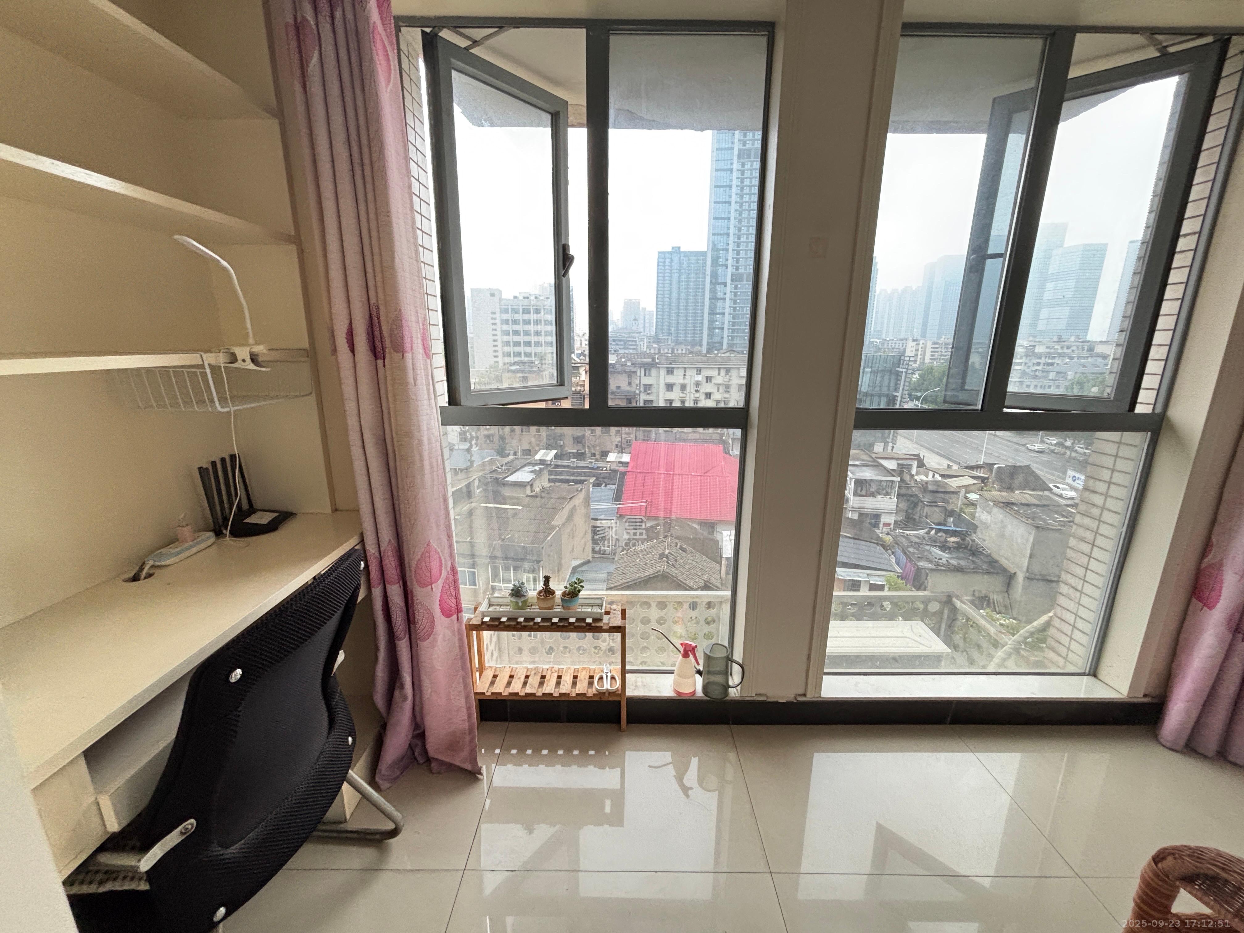 东宸19公馆 1室1厅1卫 2000.0元/月 东宸19公馆 1室1厅1卫 2000.0元/月室内图