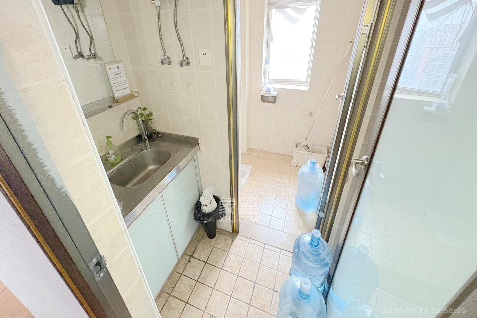 君临国际 2室2厅1卫 117.0万 君临国际 2室2厅1卫 117.0万卫生间