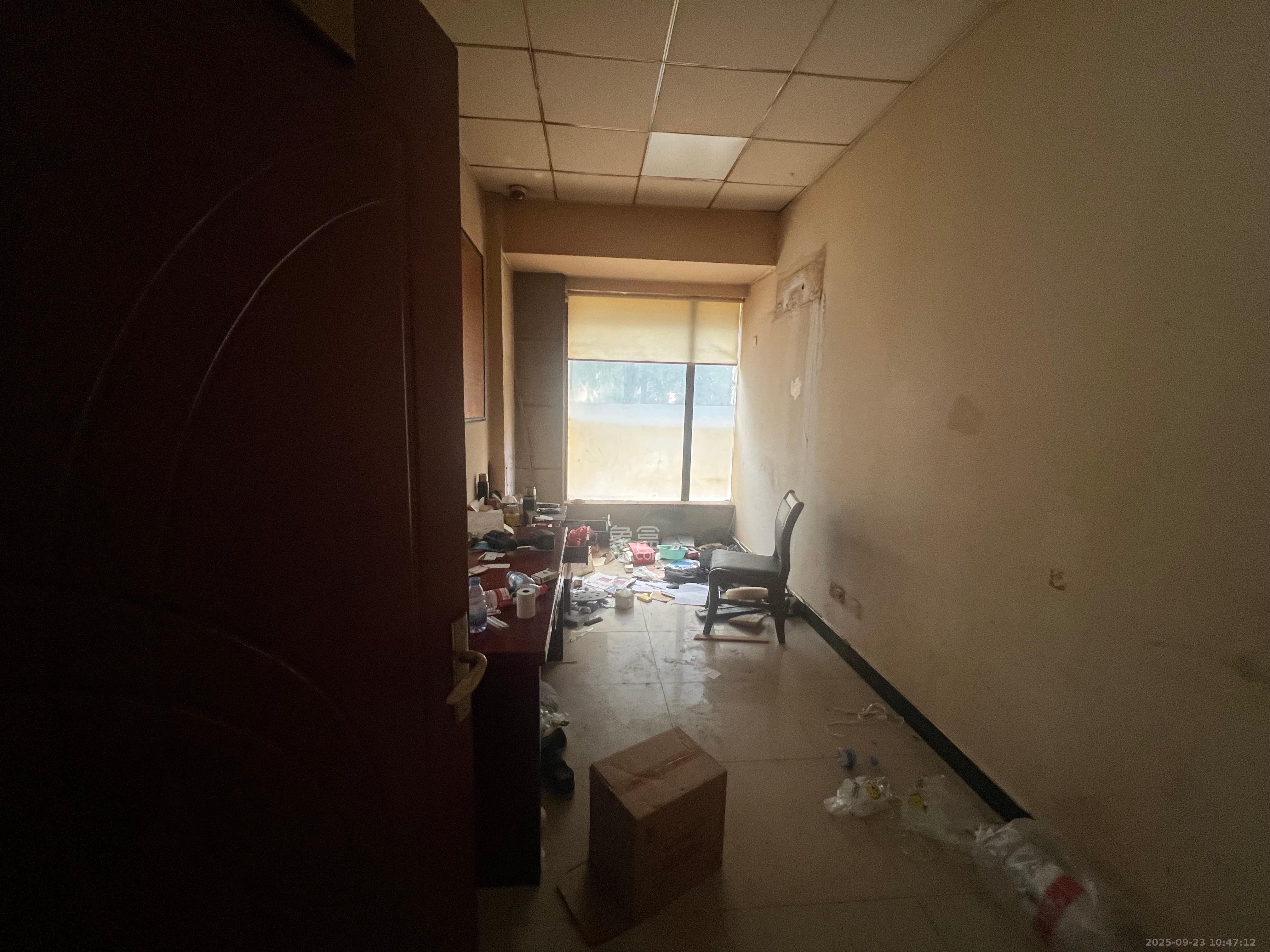 满庭芳小区   95.94㎡      7400.0元/月室内图