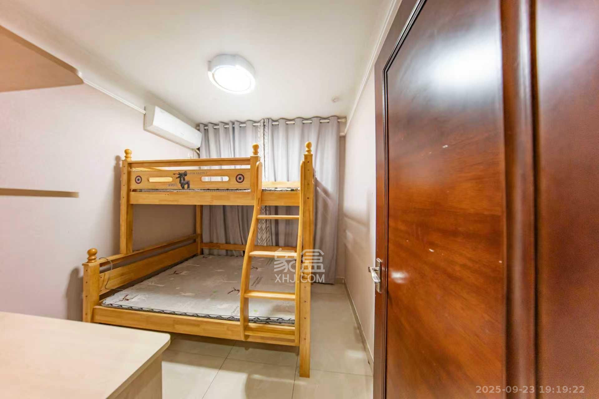 中海国际三期 3室2厅2卫 2400.0元/月 中海国际三期 3室2厅2卫 2400.0元/月室内图