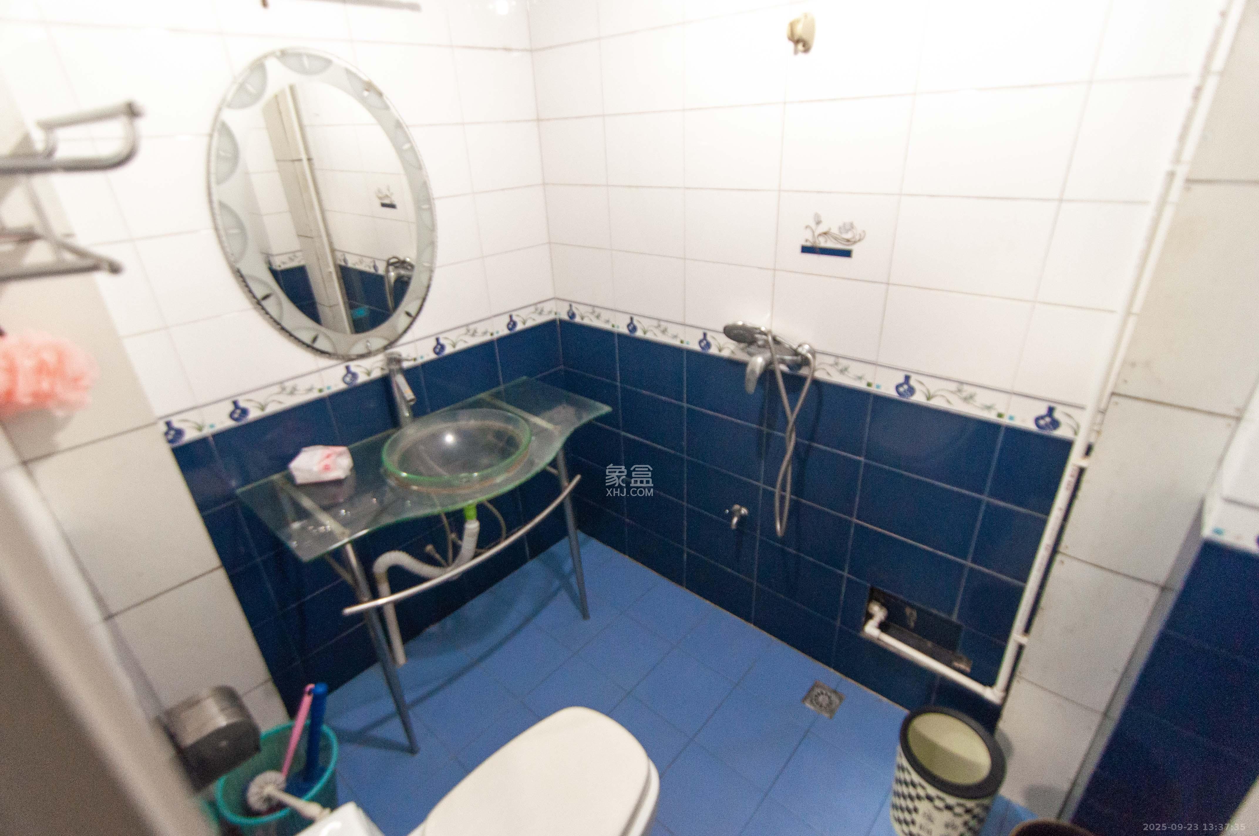 兰亭居 3室2厅2卫 72.0万 兰亭居 3室2厅2卫 72.0万卫生间