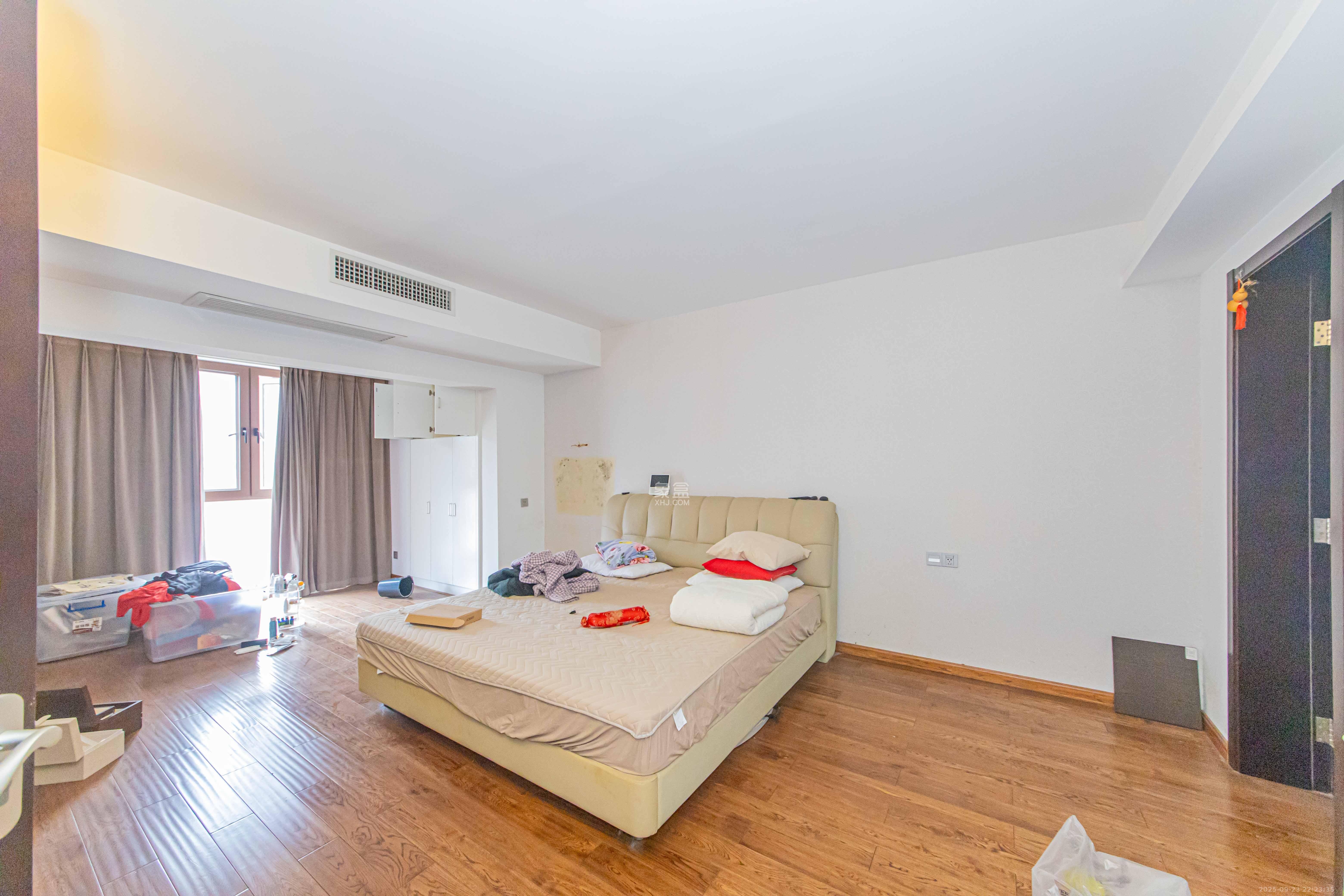 鑫远和城（一、二期）  4室1厅2卫    186.0万卧室